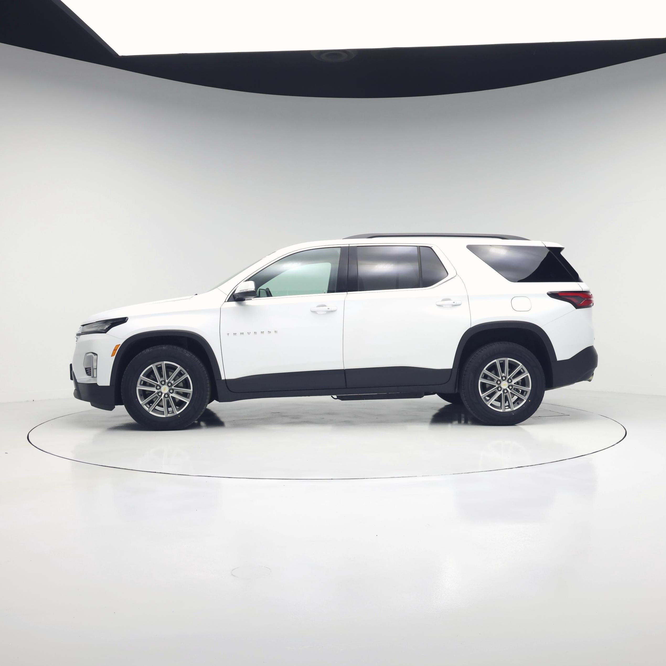 Thumbnail: 2023 Chevrolet Traverse - 3