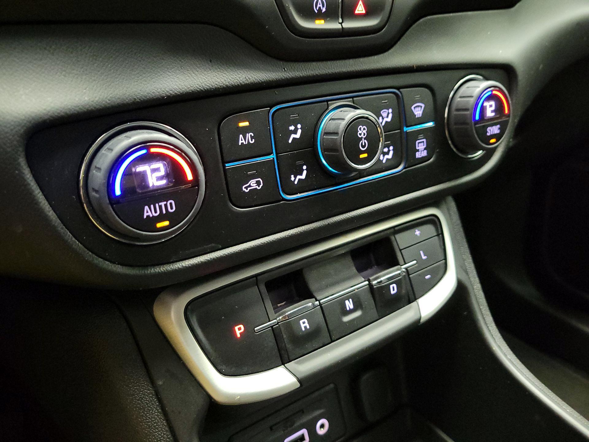 Thumbnail: 2022 GMC Terrain - 16