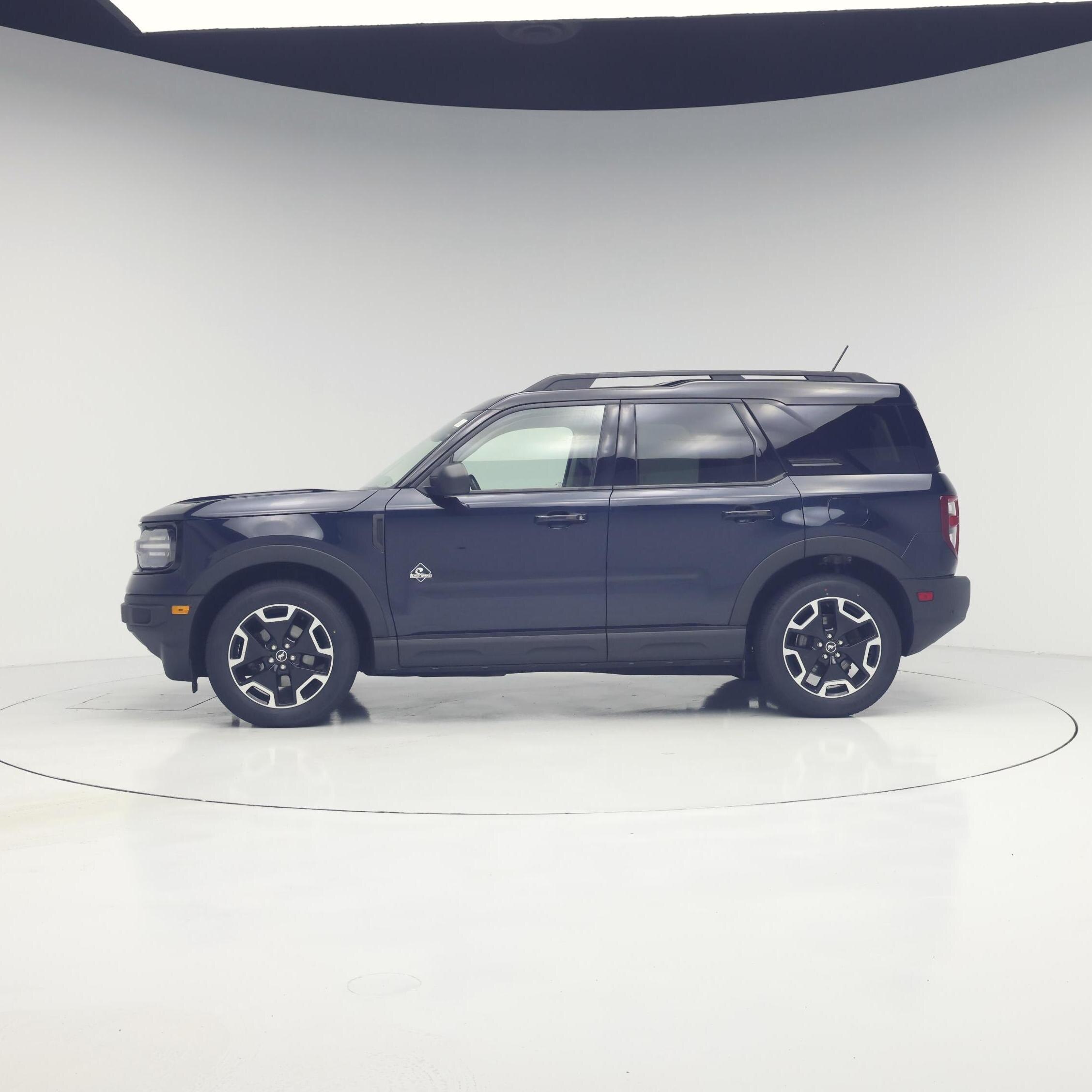 Thumbnail: 2021 Ford Bronco Sport - 3