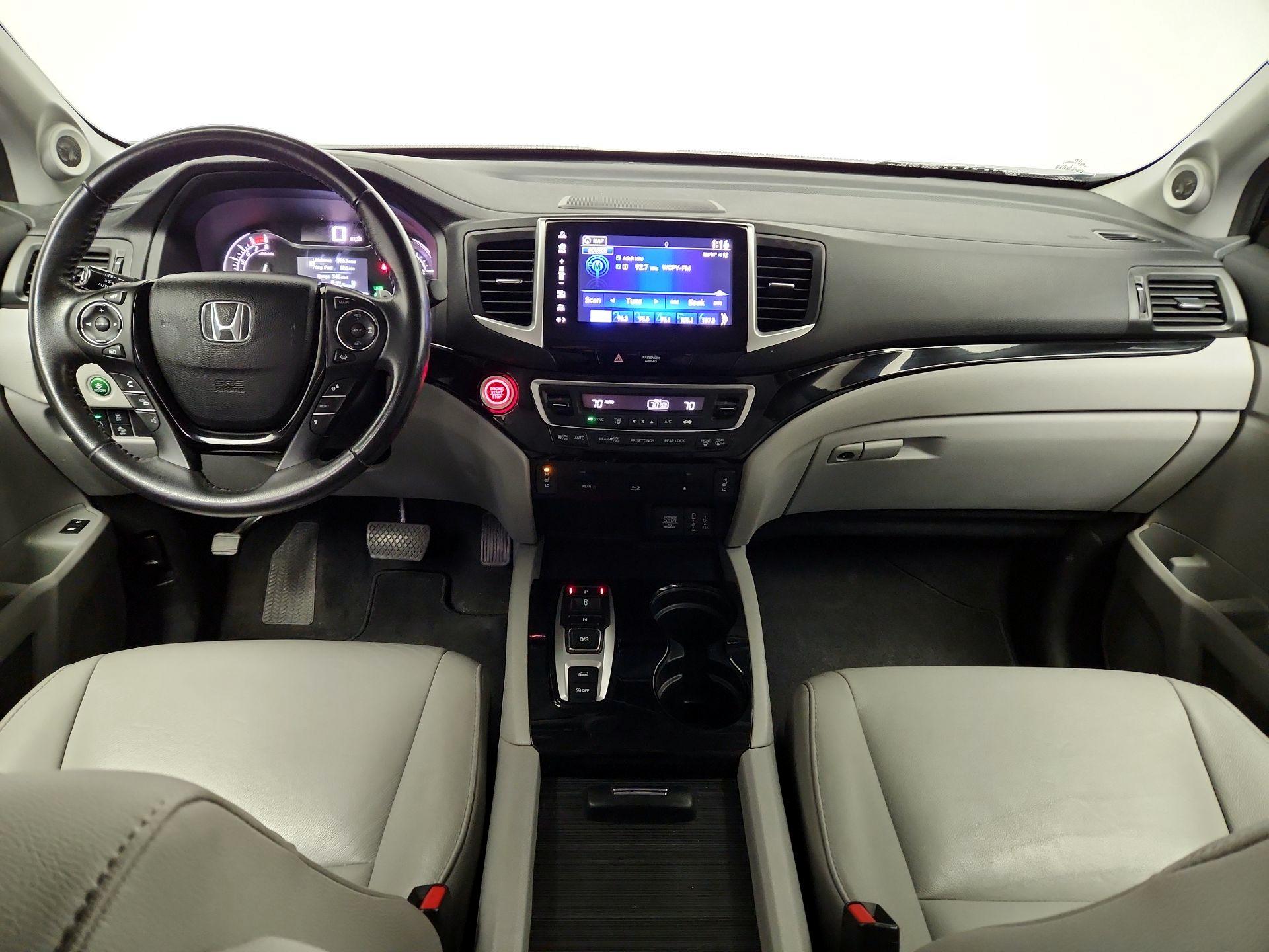 Thumbnail: 2017 Honda Pilot - 9