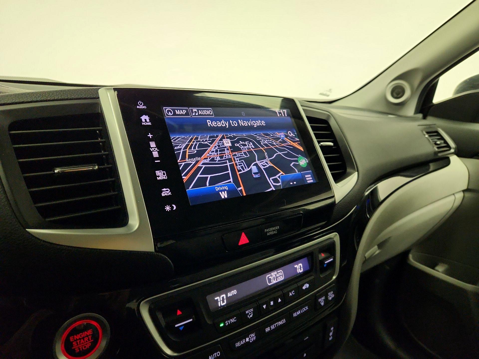 Thumbnail: 2017 Honda Pilot - 14