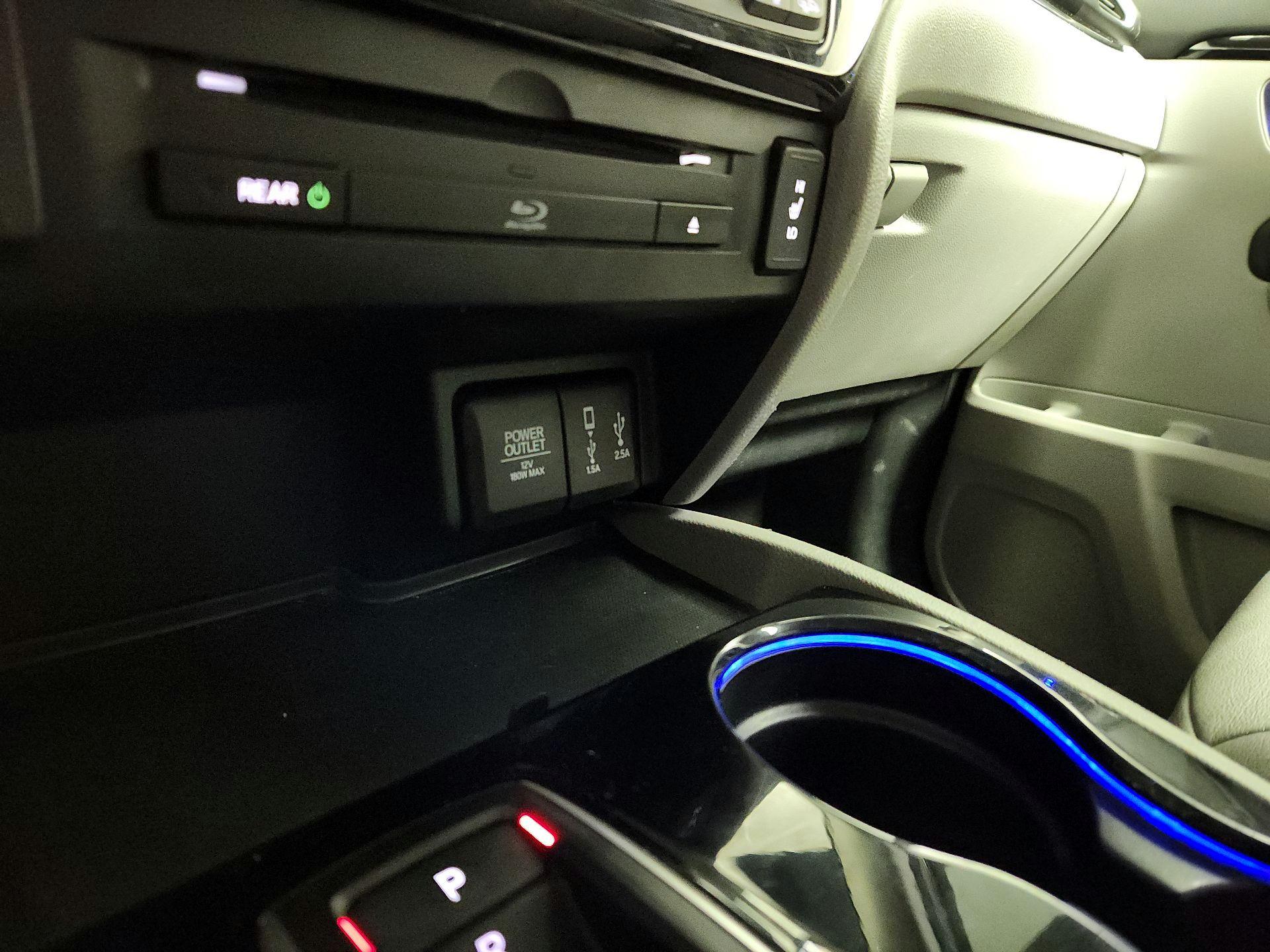 Thumbnail: 2017 Honda Pilot - 19