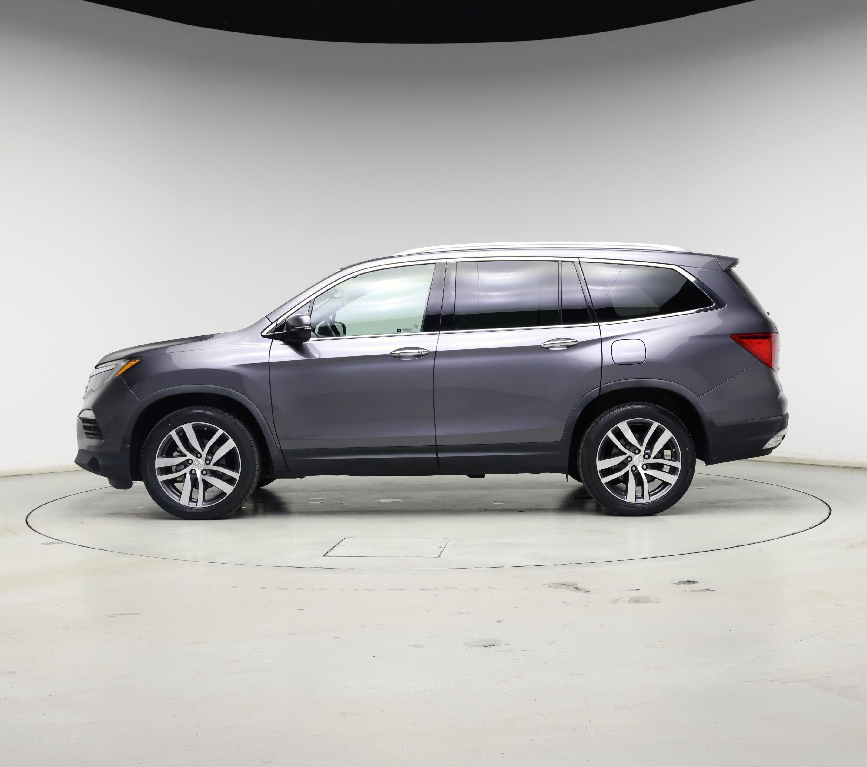 Thumbnail: 2017 Honda Pilot - 3