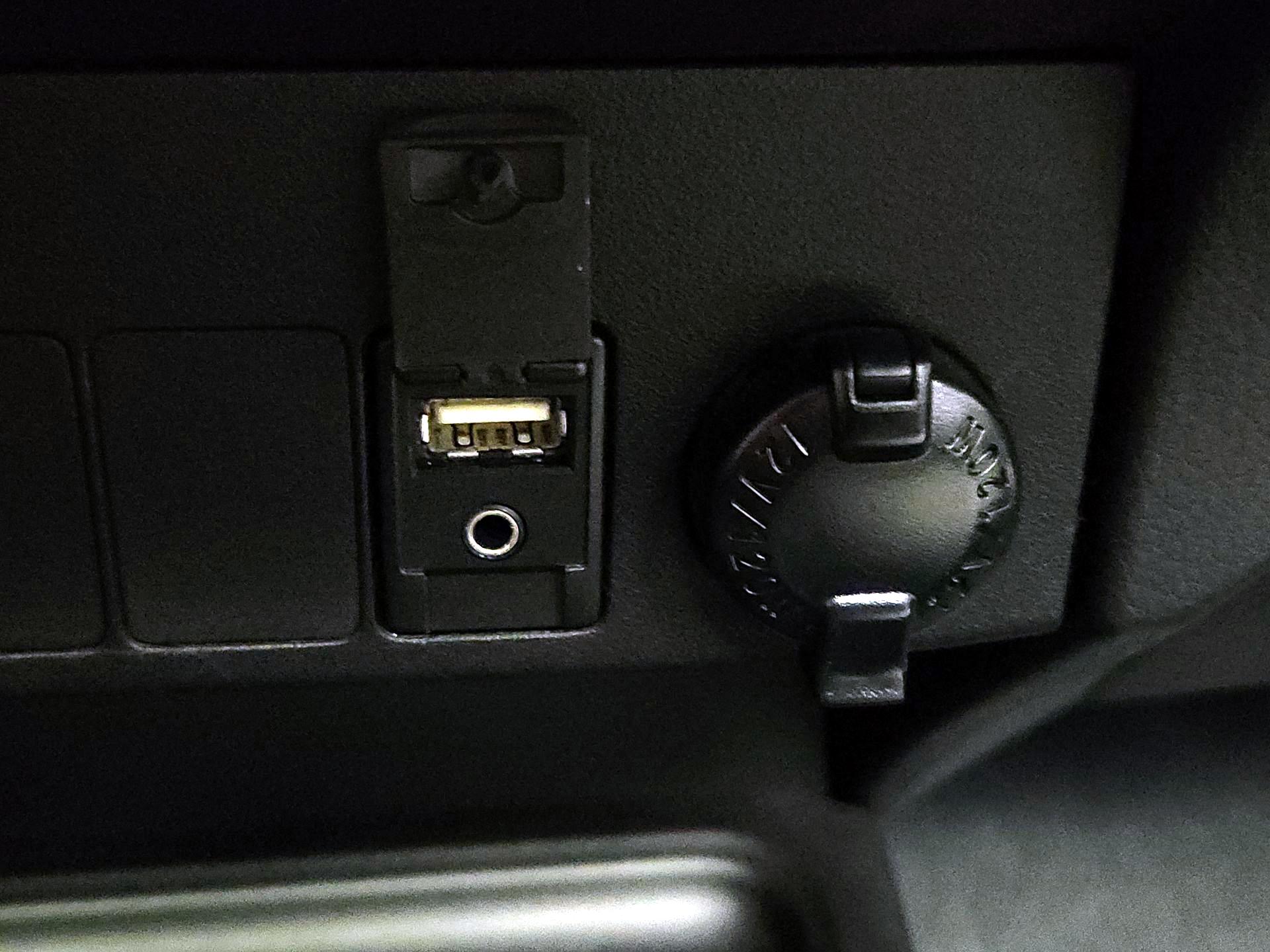 Thumbnail: 2014 Toyota RAV4 - 19