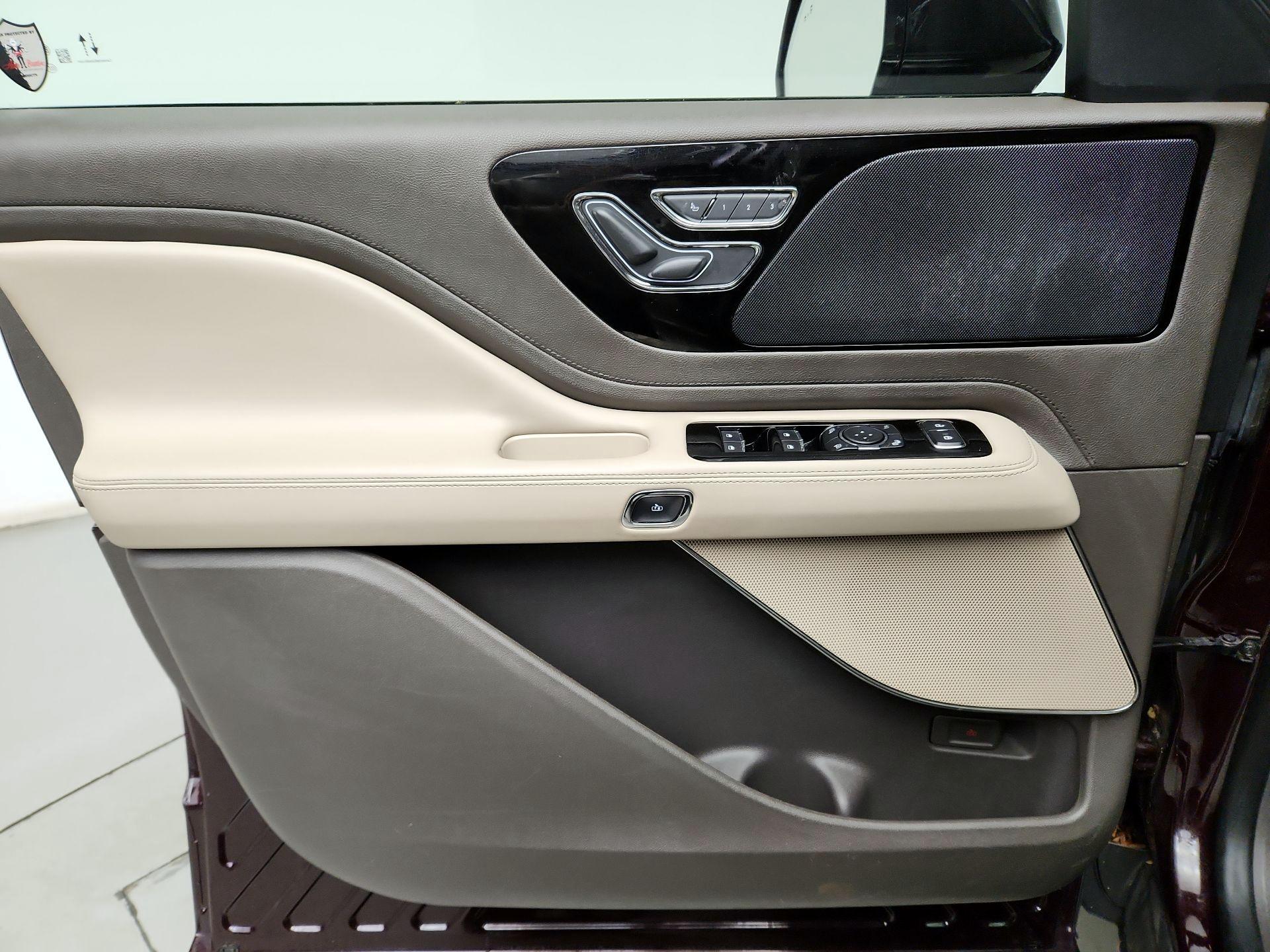 Thumbnail: 2023 Lincoln Aviator - 12