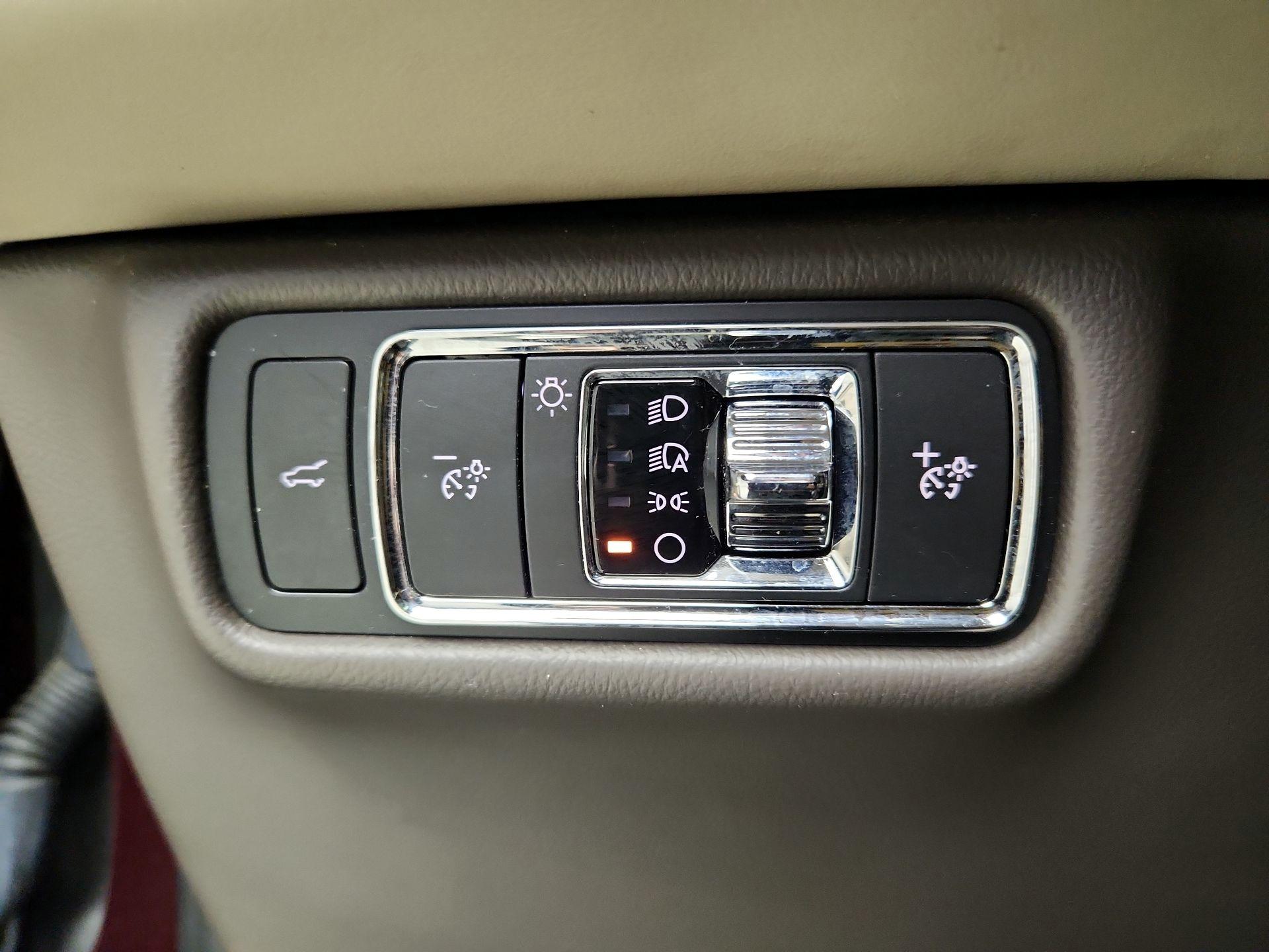 Thumbnail: 2023 Lincoln Aviator - 13