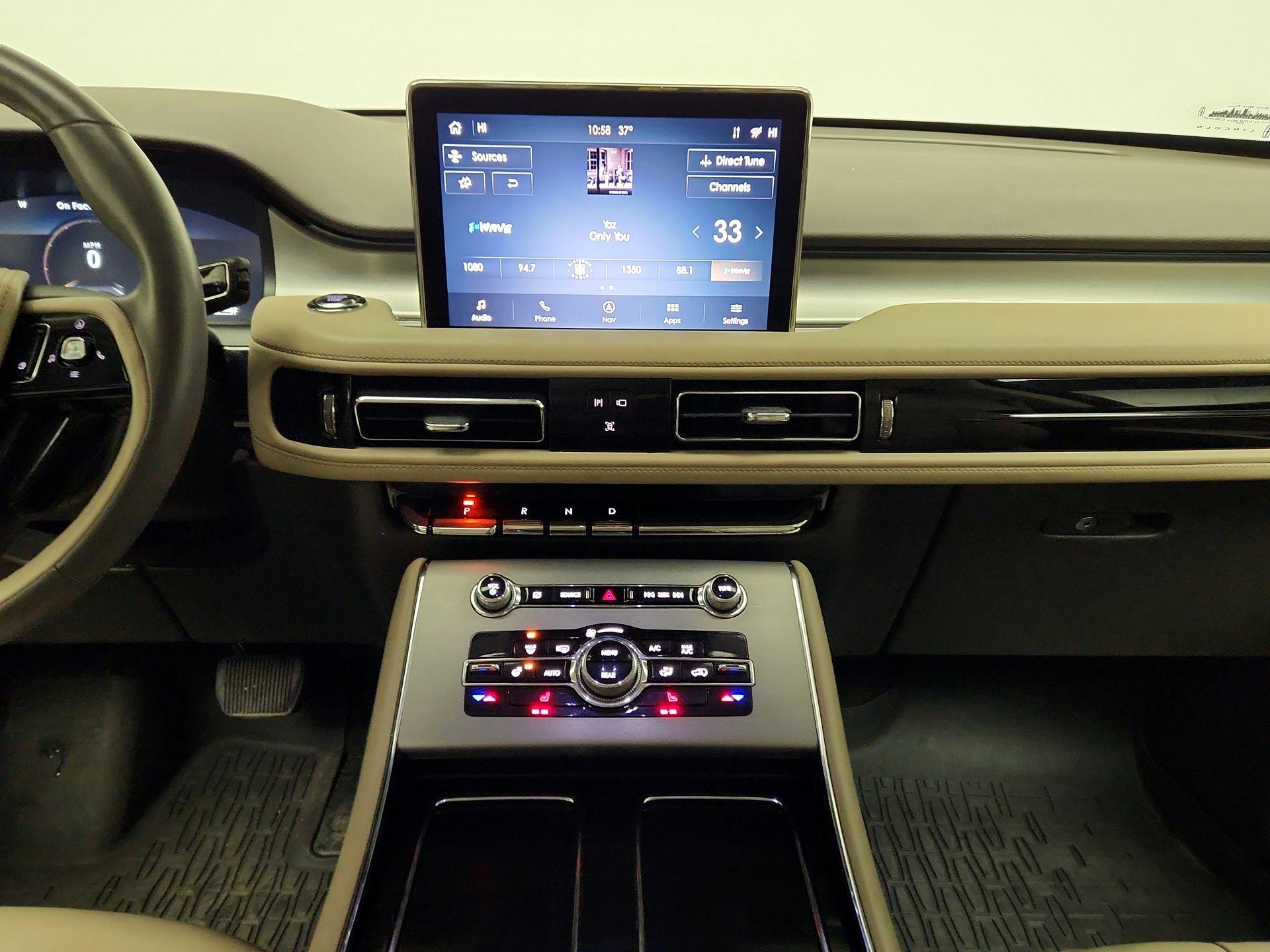 Thumbnail: 2023 Lincoln Aviator - 18