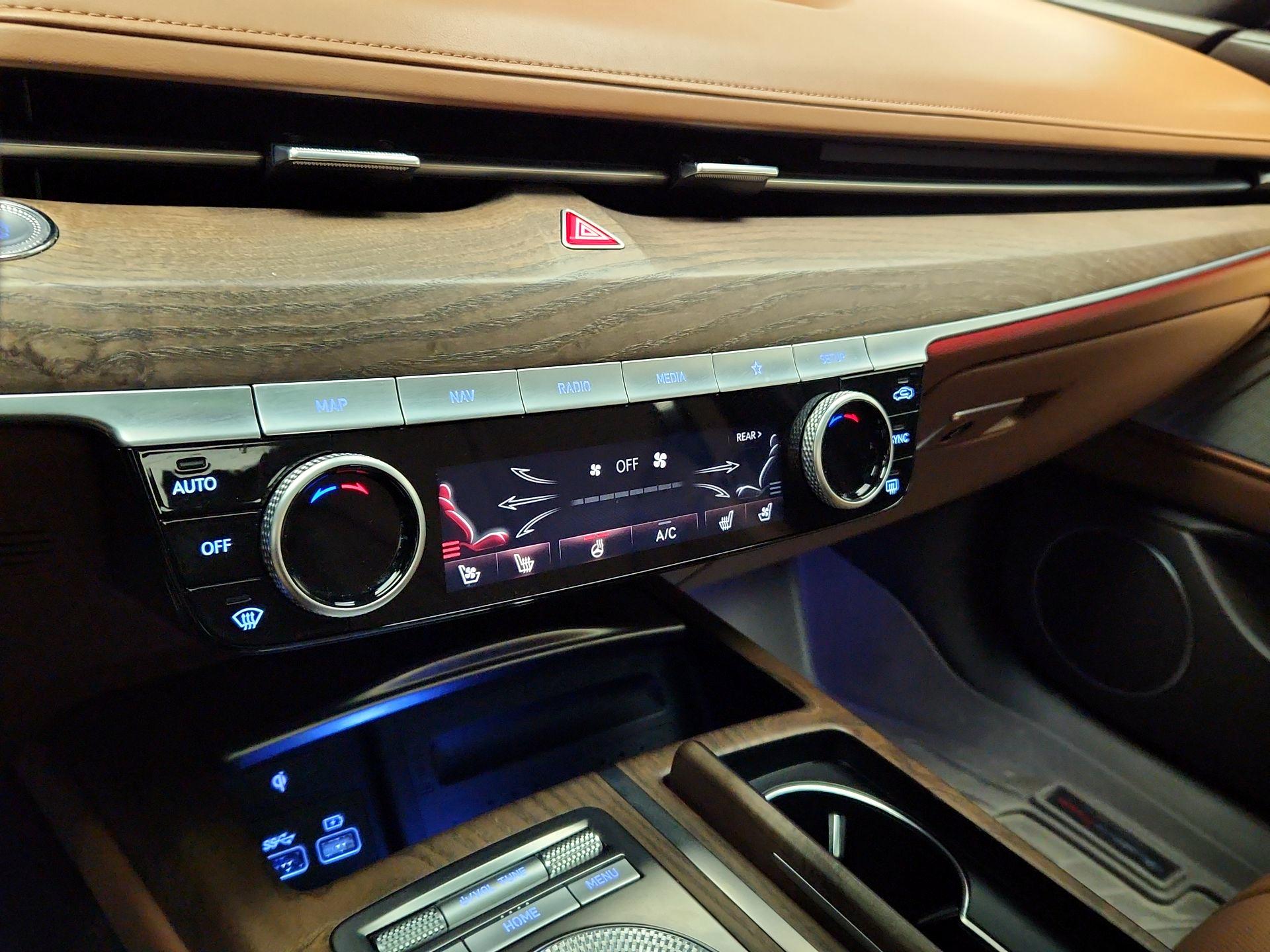 Thumbnail: 2022 Genesis G80 - 17