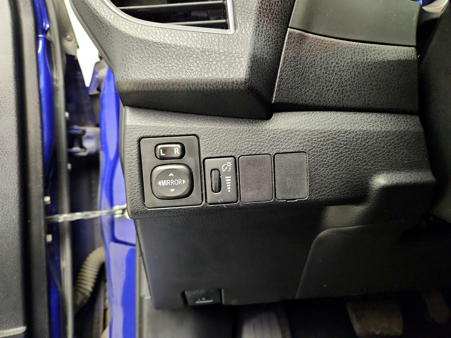 Thumbnail: 2014 Toyota Corolla - 13