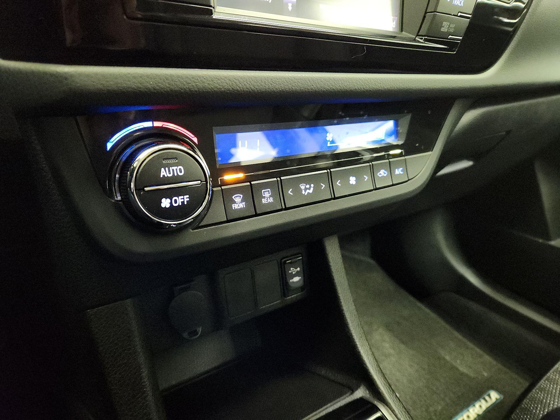 Thumbnail: 2014 Toyota Corolla - 17