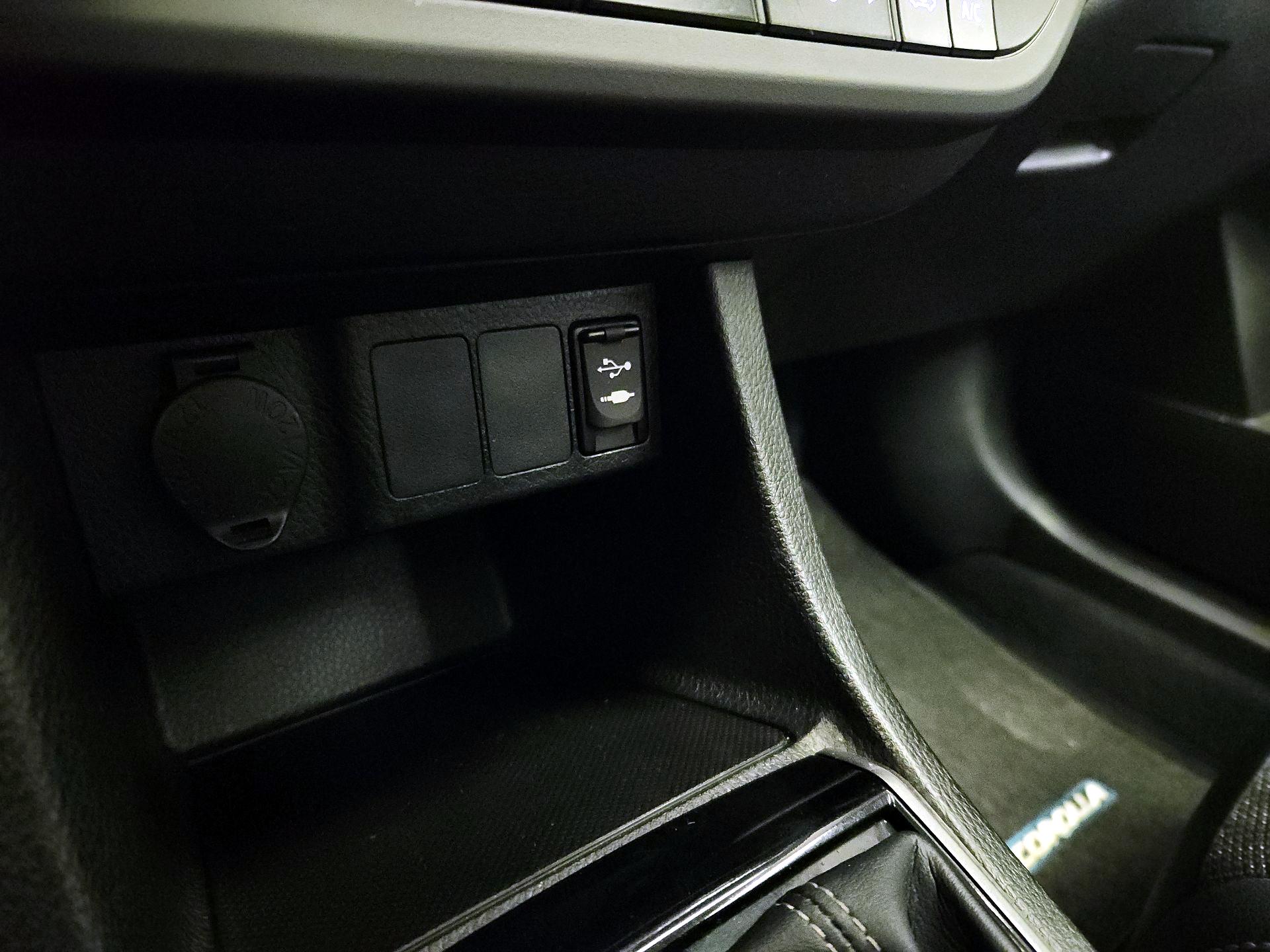 Thumbnail: 2014 Toyota Corolla - 19