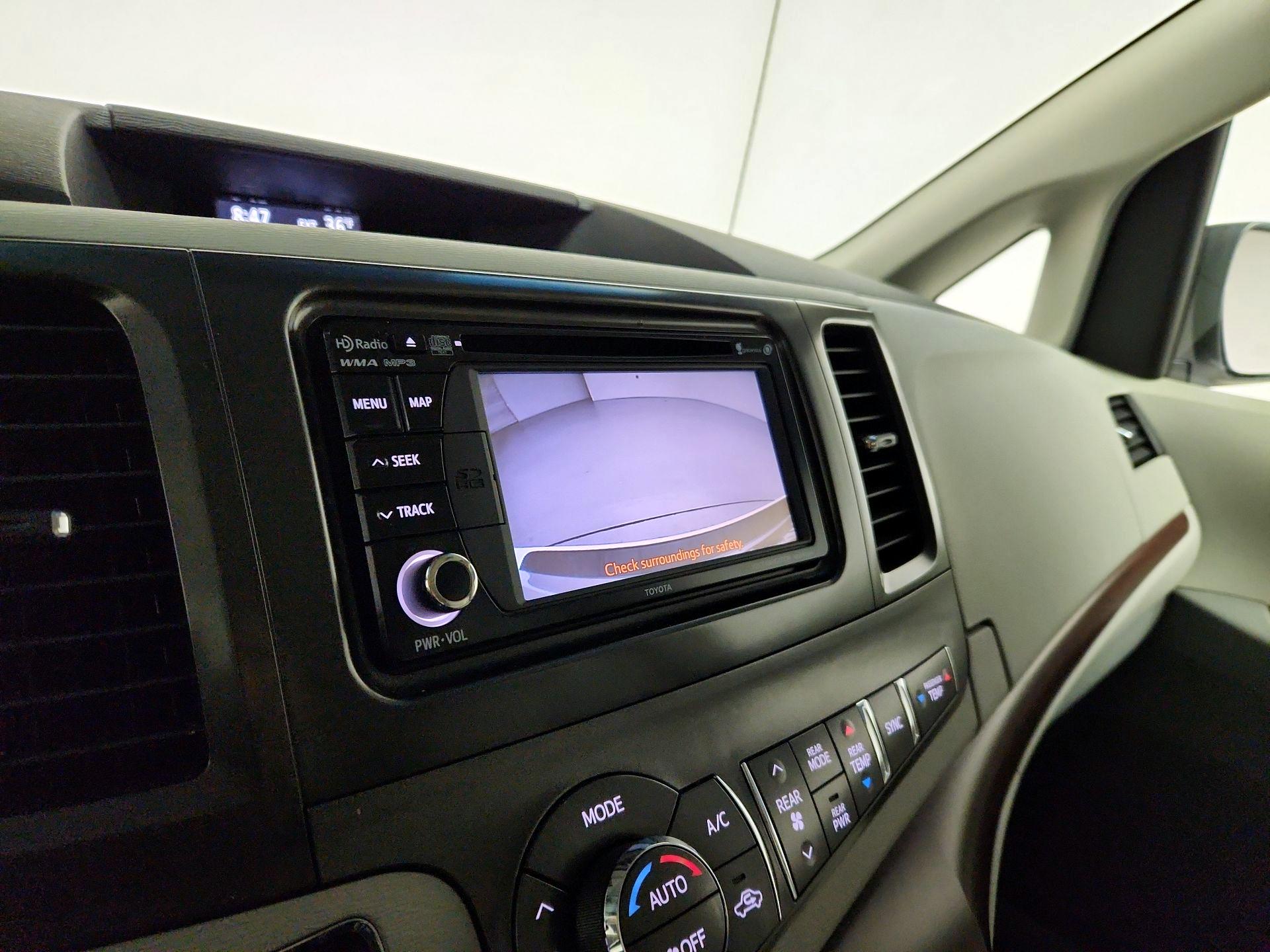 Thumbnail: 2014 Toyota Sienna - 15