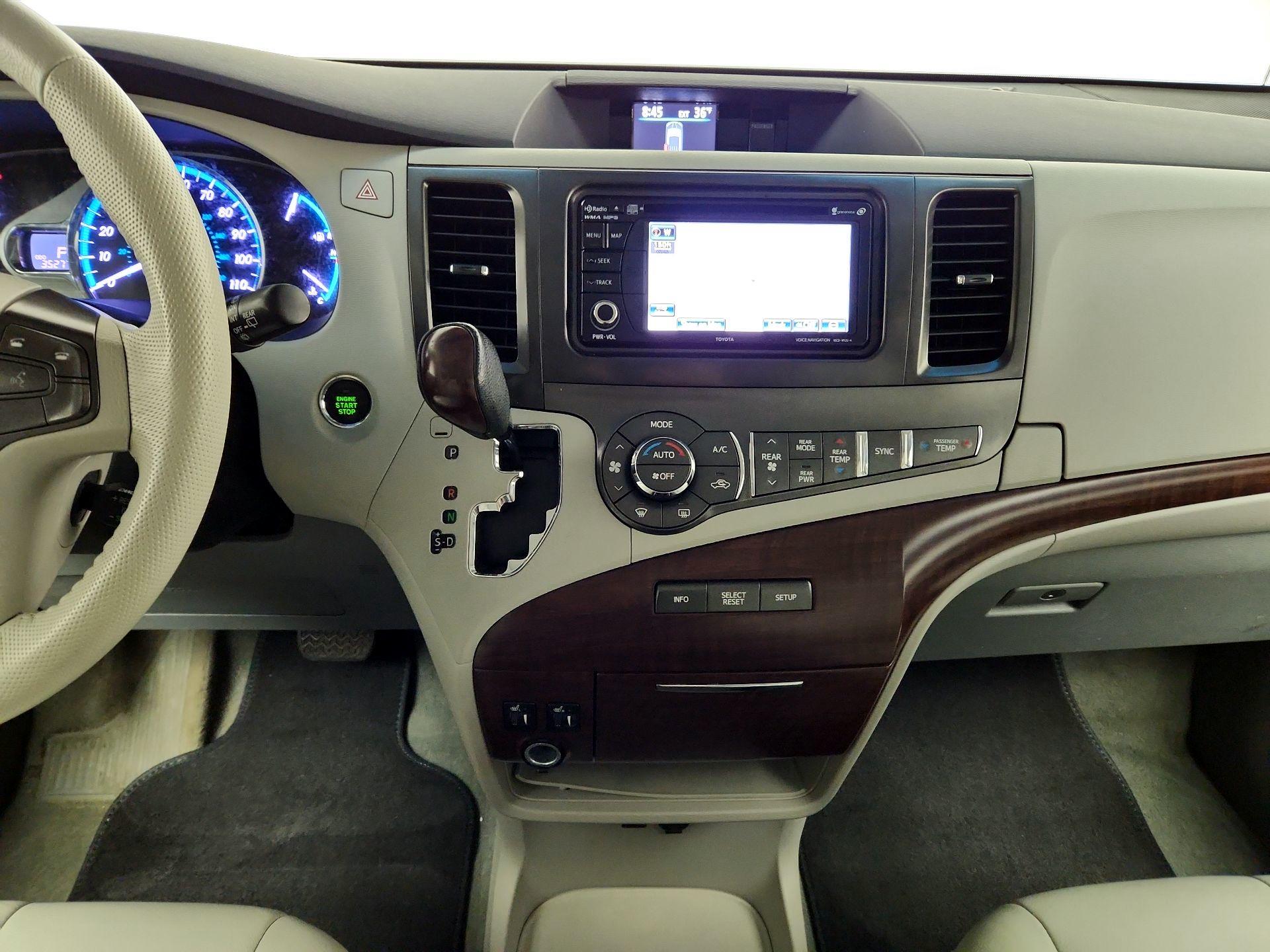 Thumbnail: 2014 Toyota Sienna - 18