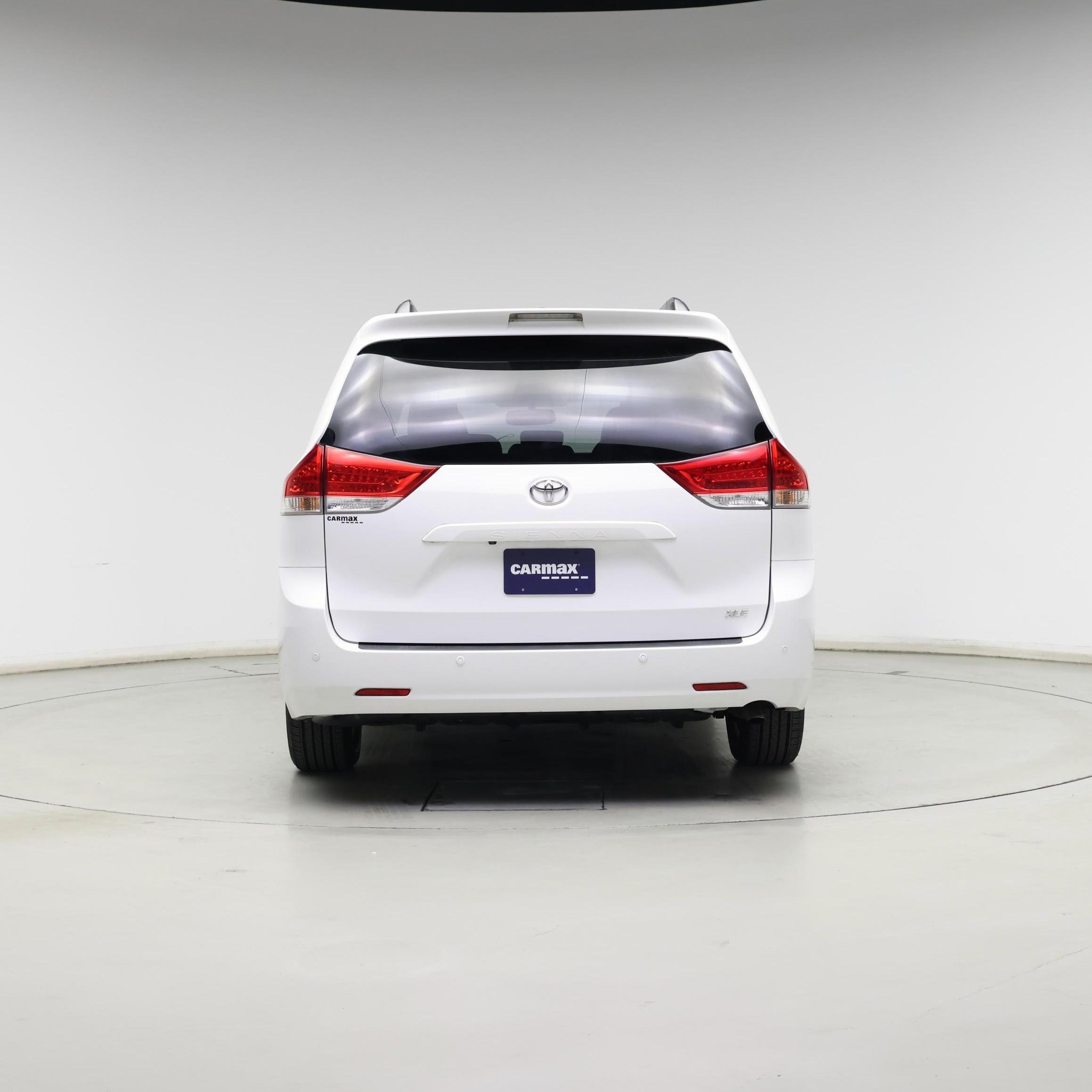 Thumbnail: 2014 Toyota Sienna - 6