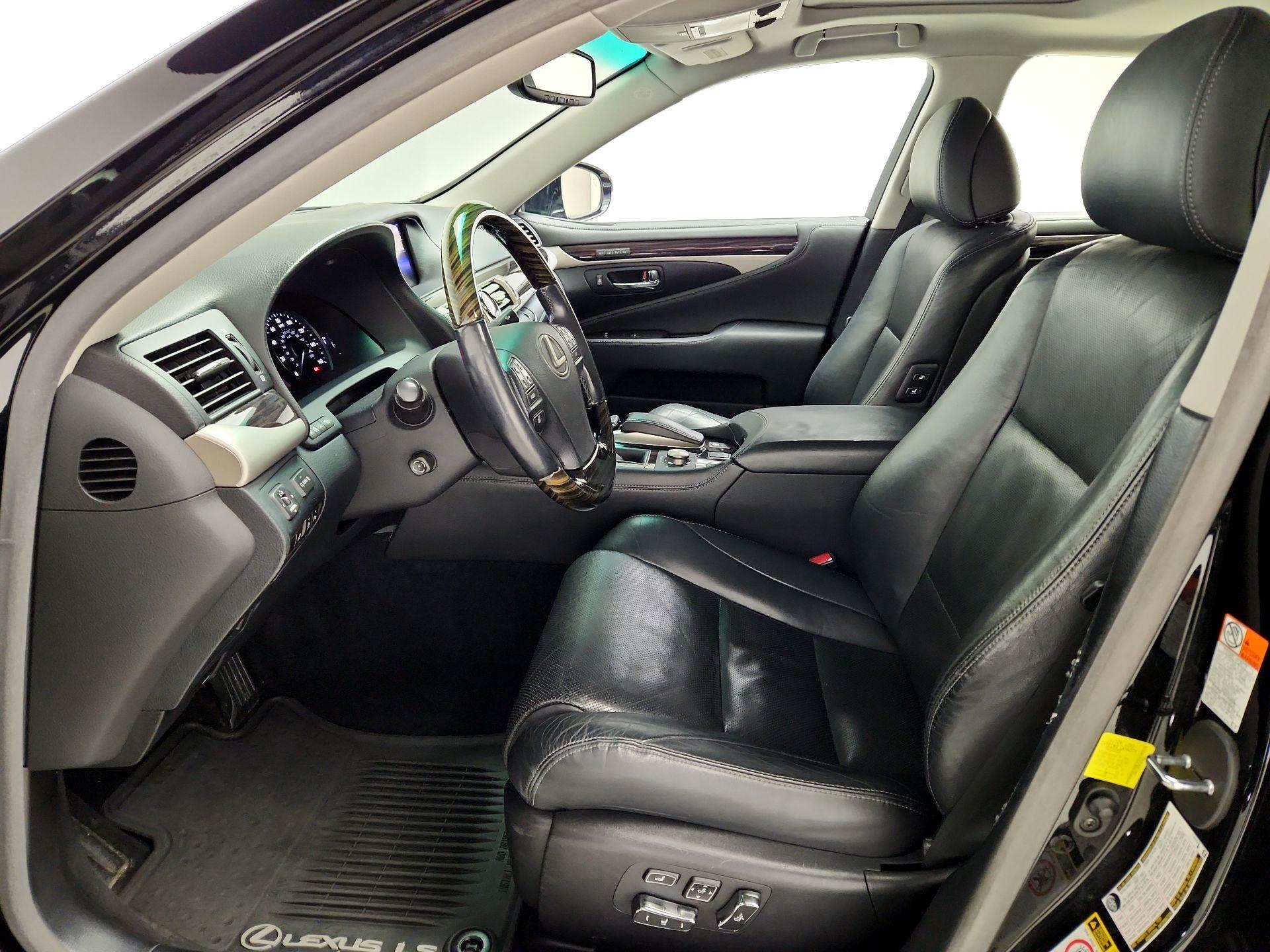 Thumbnail: 2015 Lexus LS - 11