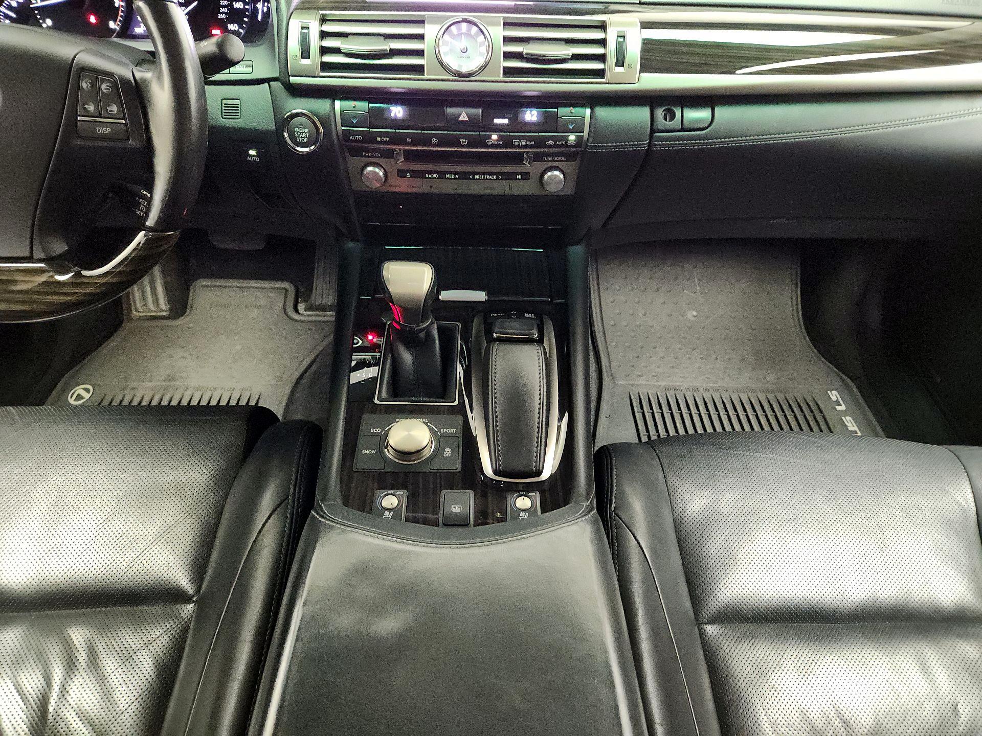 Thumbnail: 2015 Lexus LS - 18