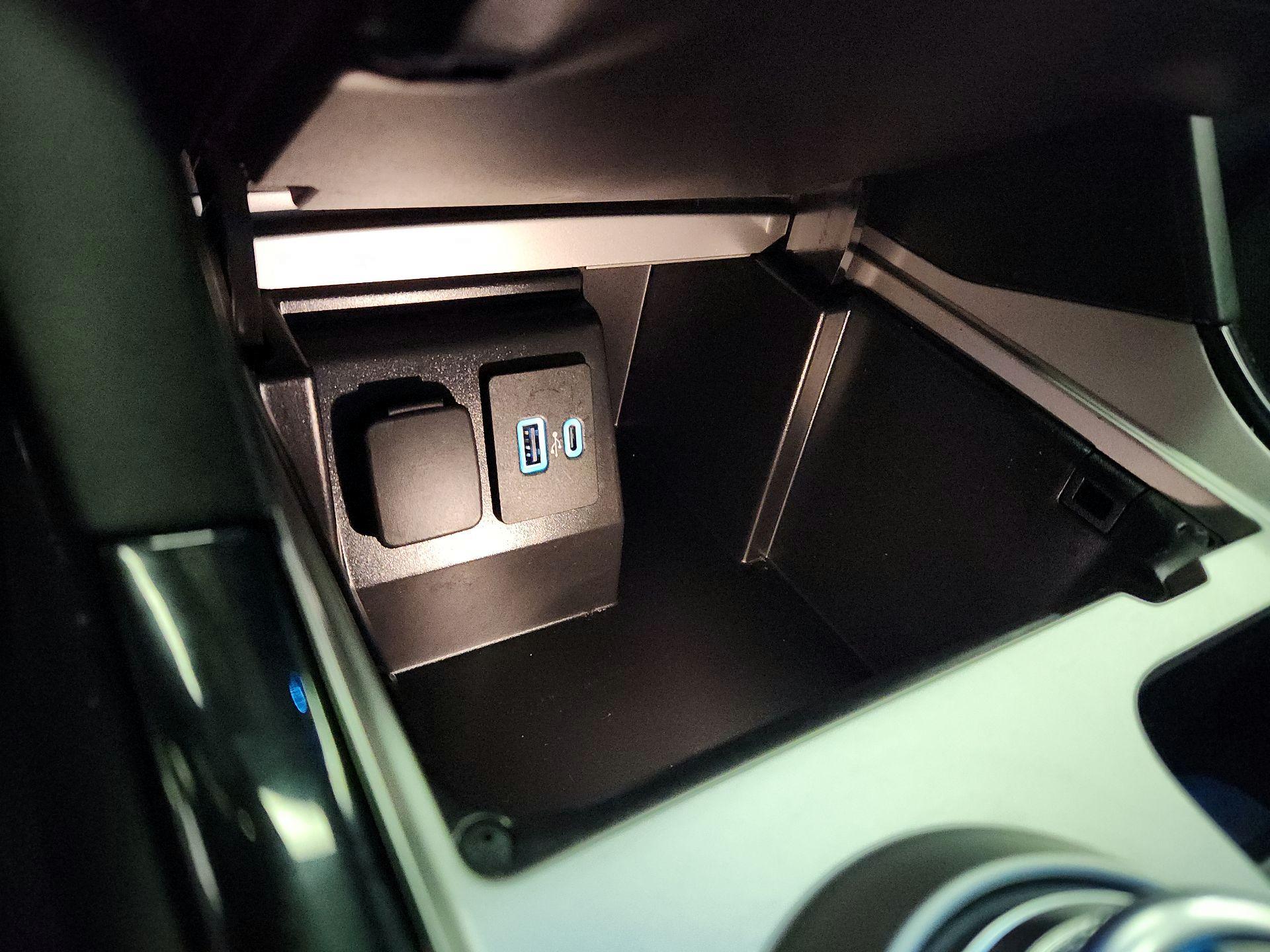 Thumbnail: 2022 Ford Explorer - 19