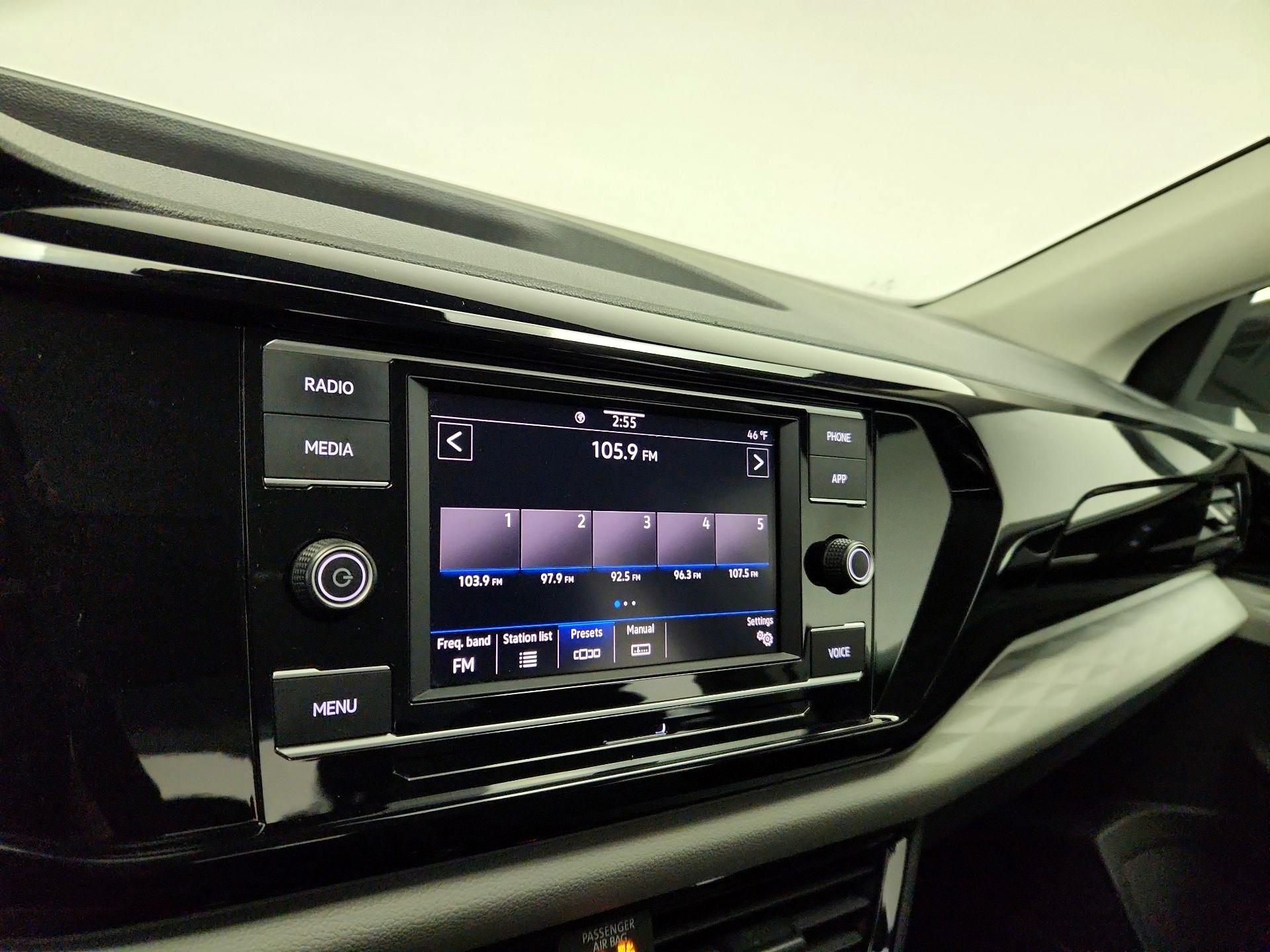 Thumbnail: 2022 Volkswagen Taos - 15