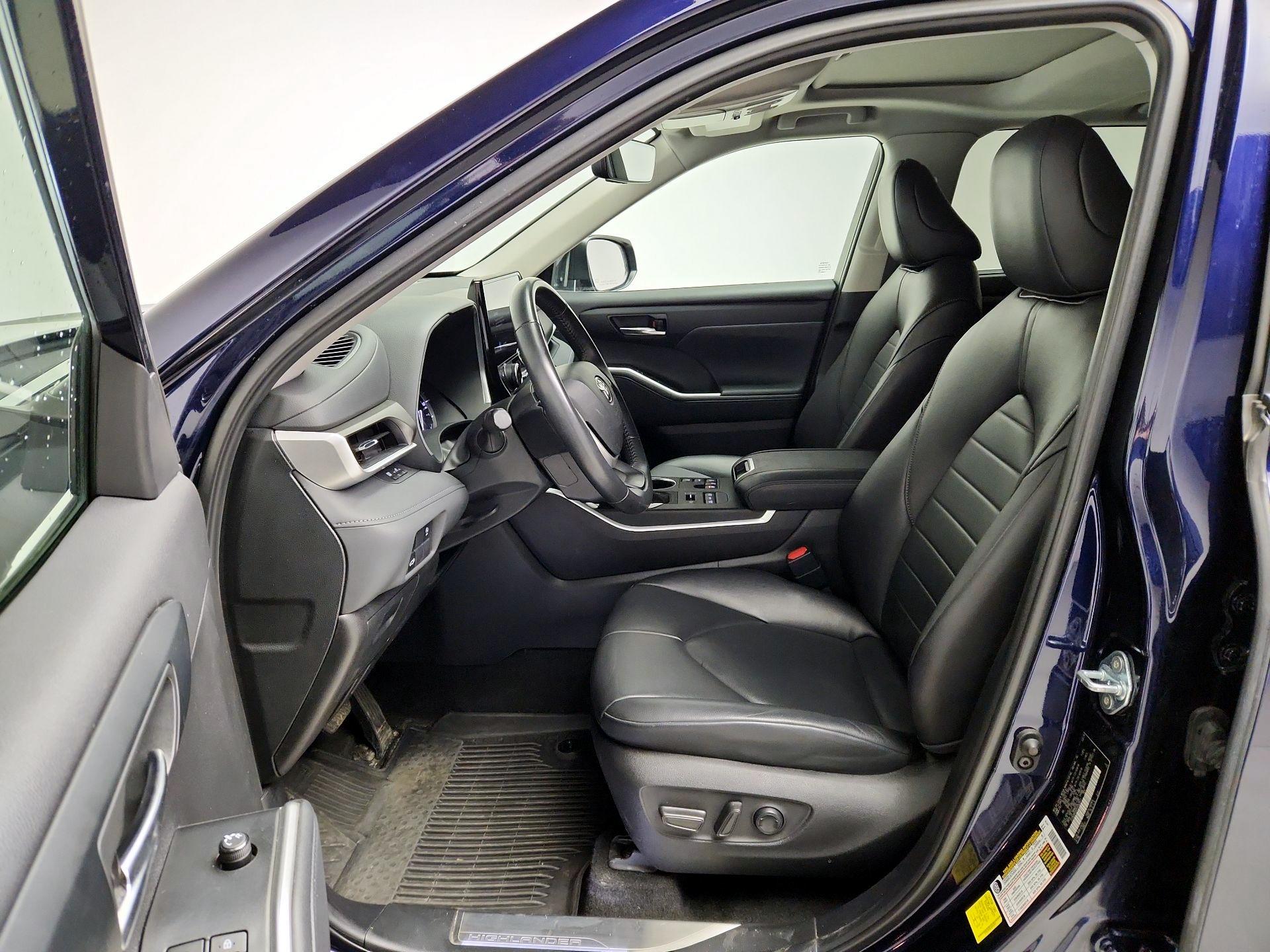 Thumbnail: 2024 Toyota Highlander - 11