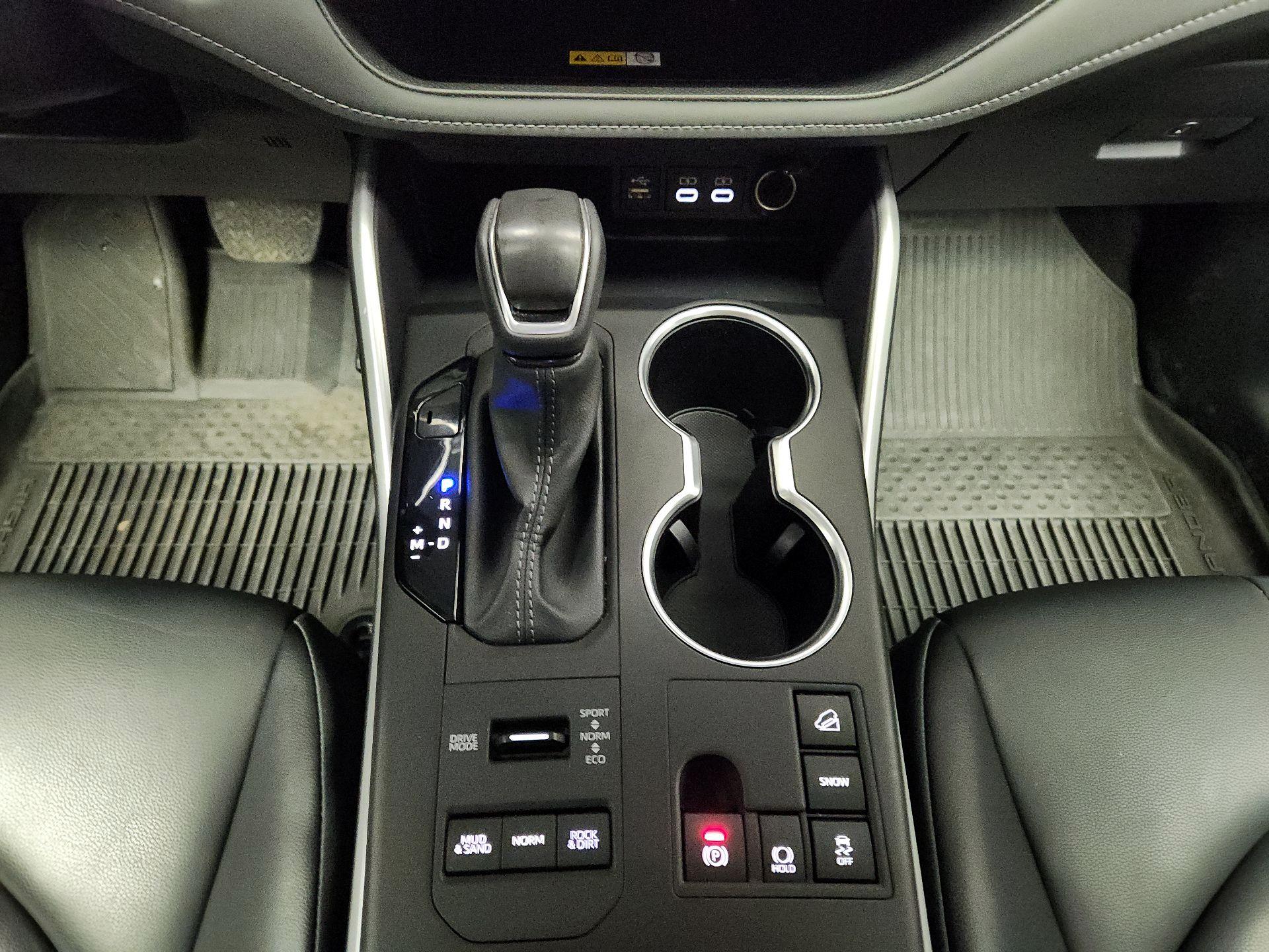 Thumbnail: 2024 Toyota Highlander - 17