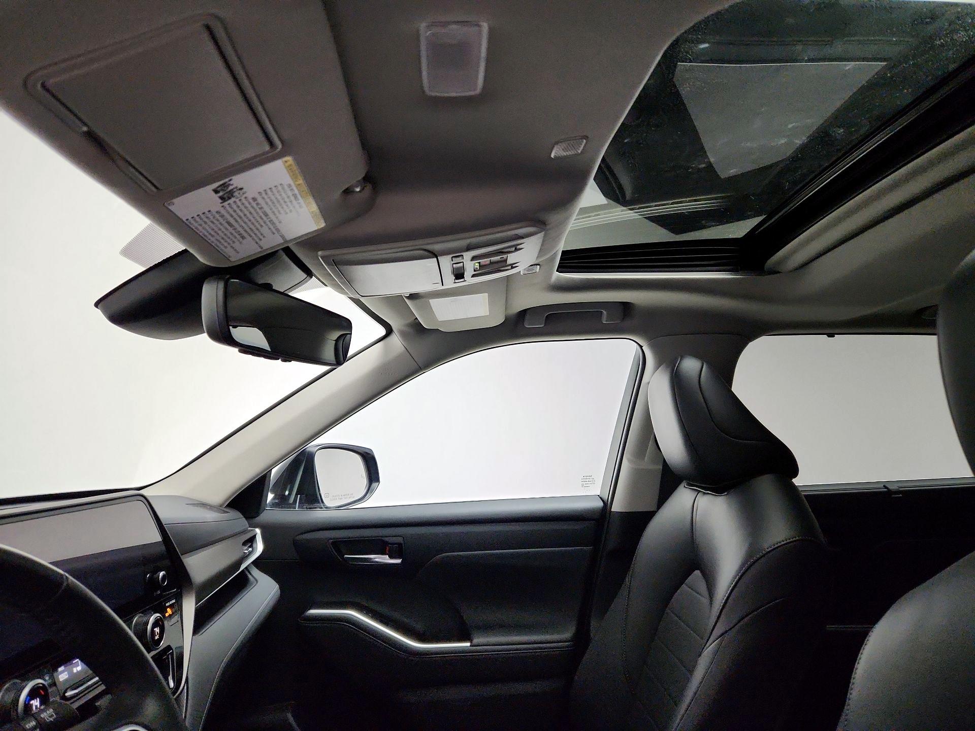 Thumbnail: 2024 Toyota Highlander - 19