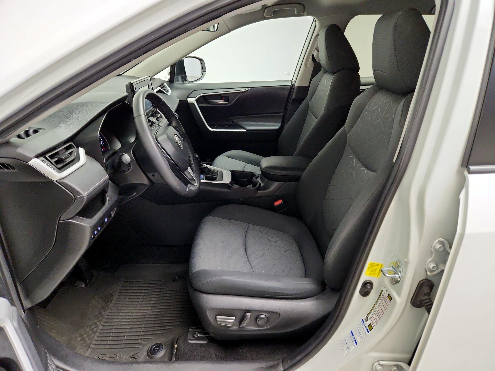 Thumbnail: 2021 Toyota RAV4 - 11