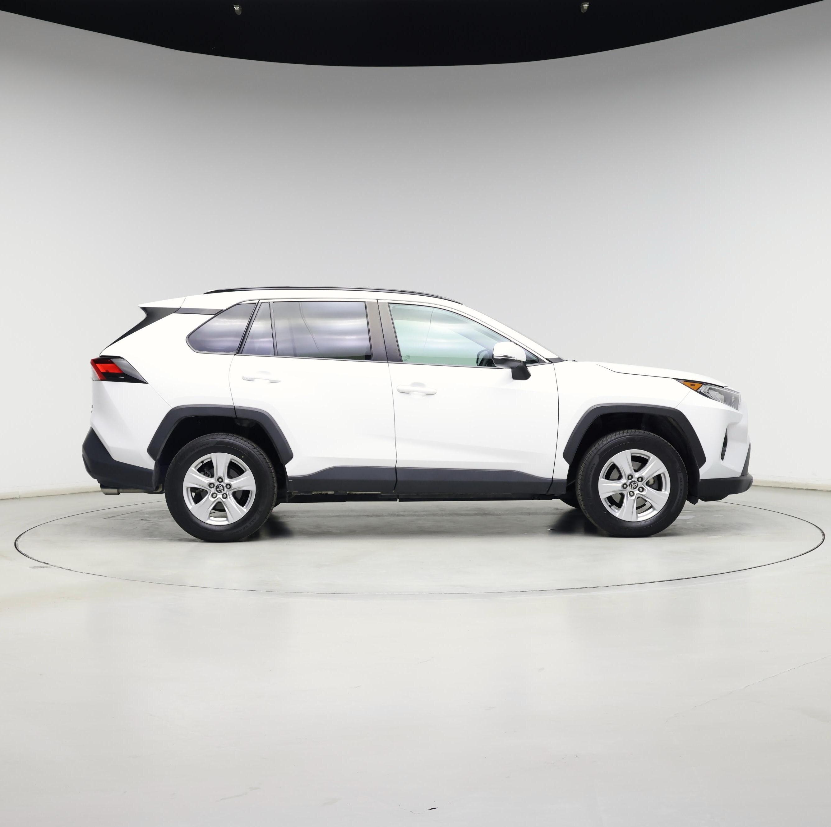 Thumbnail: 2021 Toyota RAV4 - 7