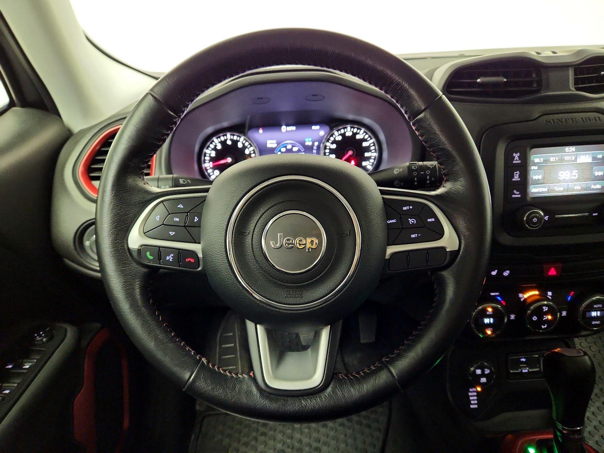 Thumbnail: 2017 Jeep Renegade - 10