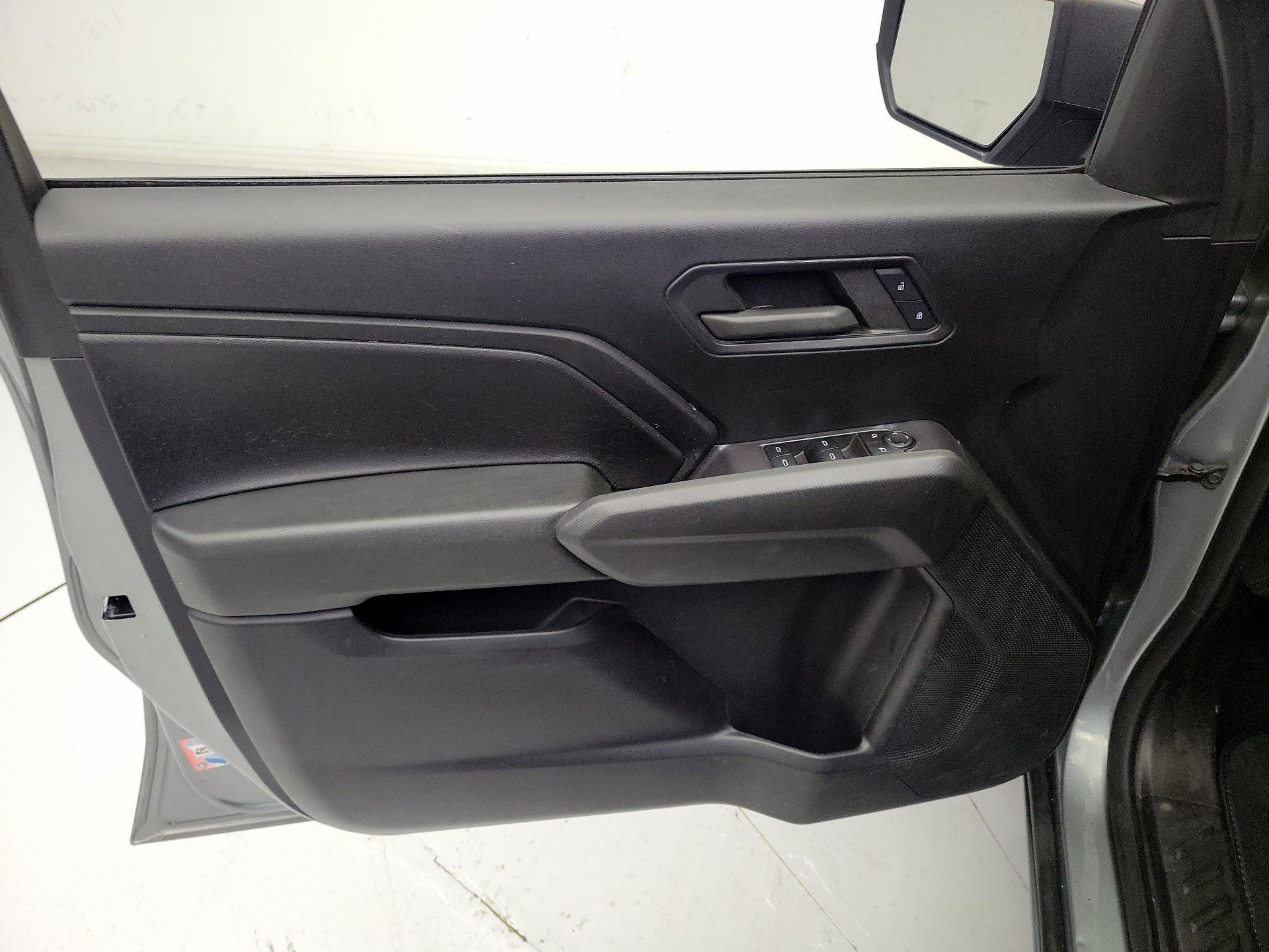 Thumbnail: 2023 Chevrolet Colorado - 12