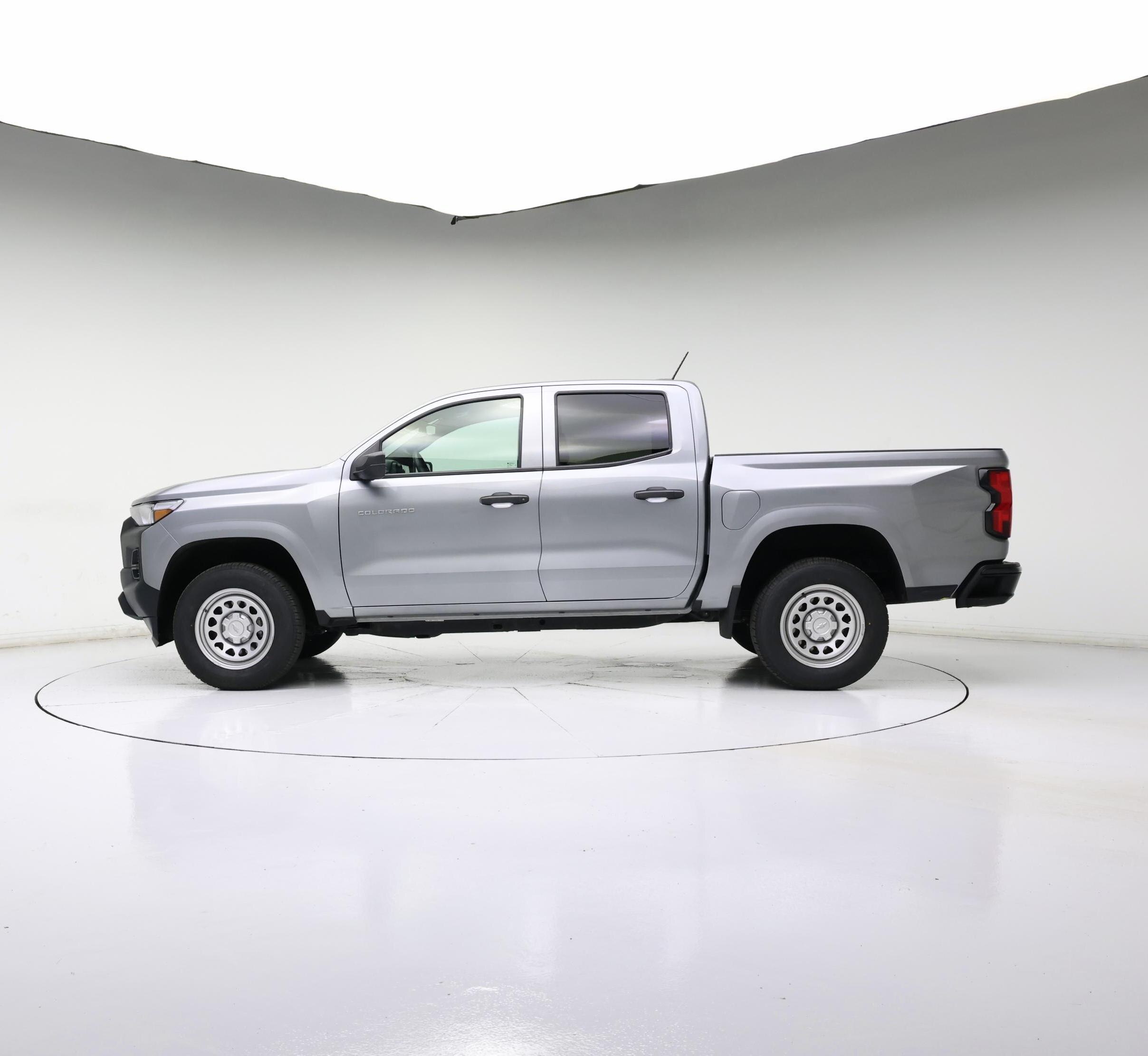 Thumbnail: 2023 Chevrolet Colorado - 3