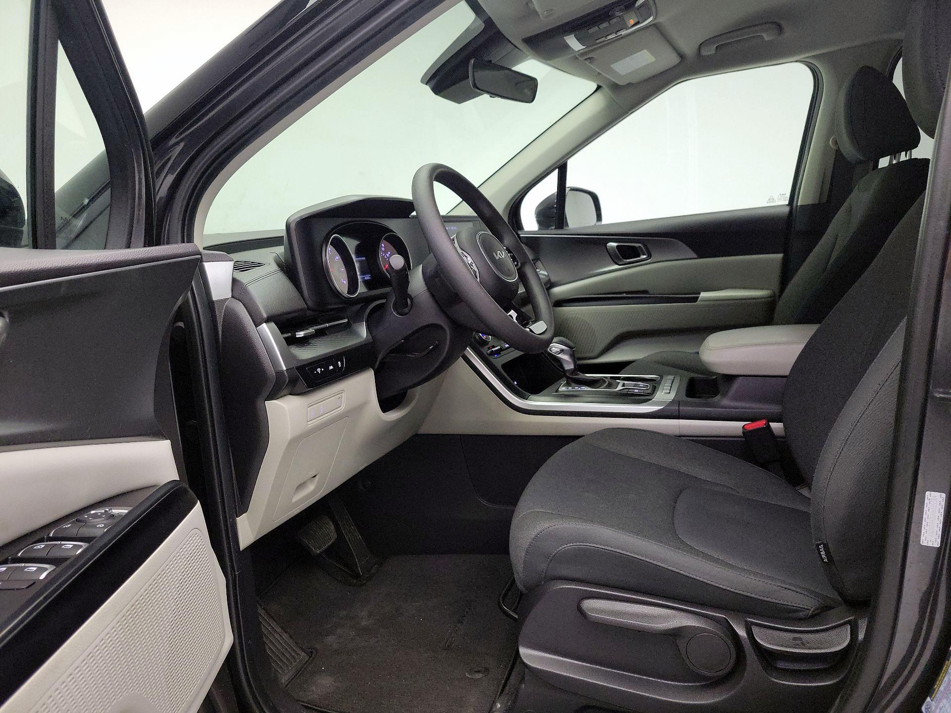 Thumbnail: 2022 Kia Carnival - 11