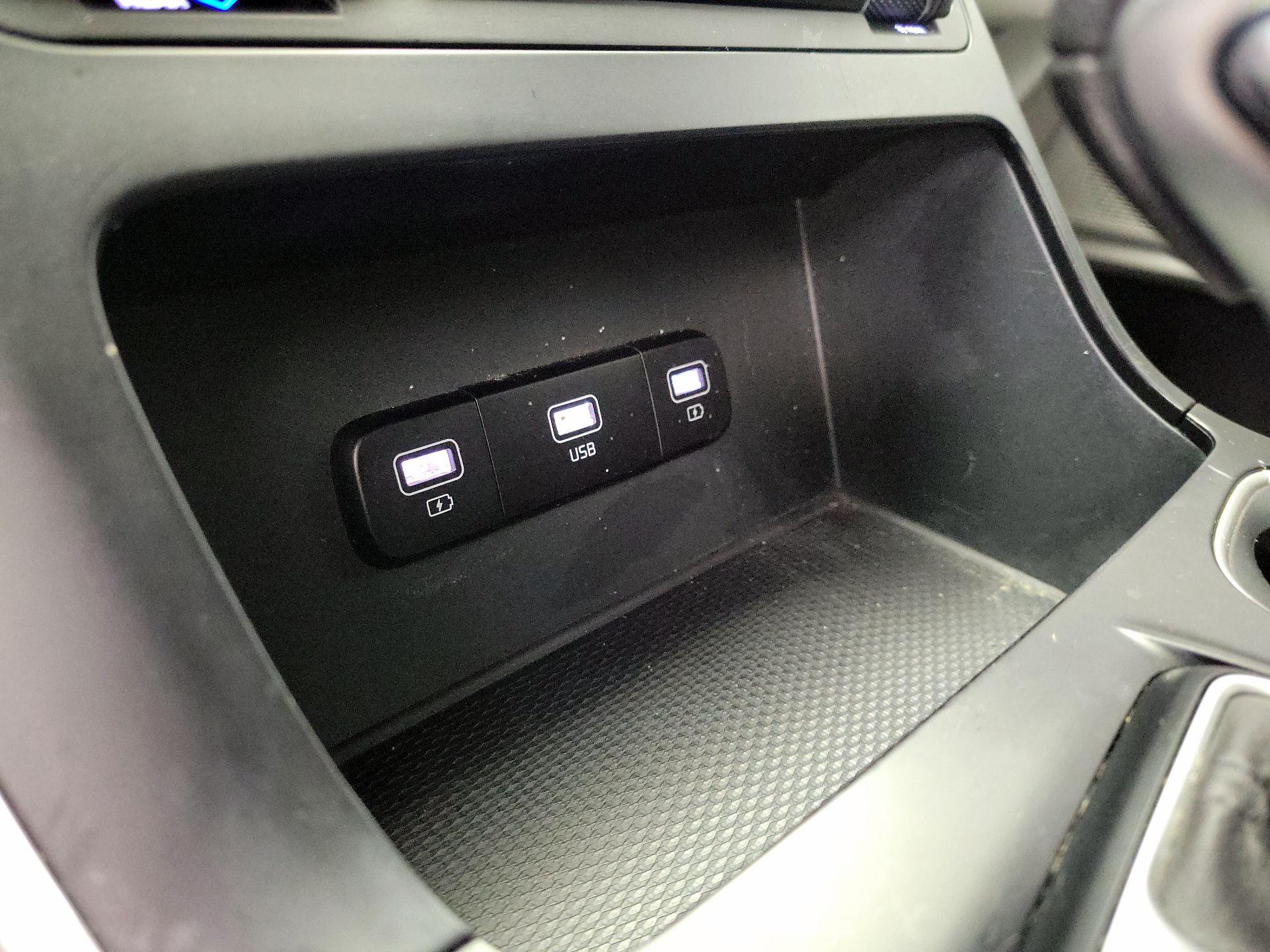 Thumbnail: 2022 Kia Carnival - 18