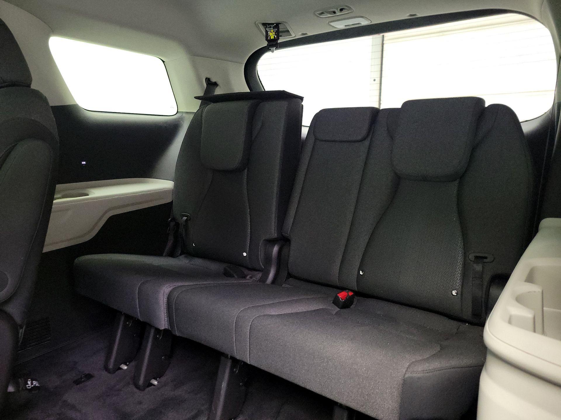 Thumbnail: 2022 Kia Carnival - 20