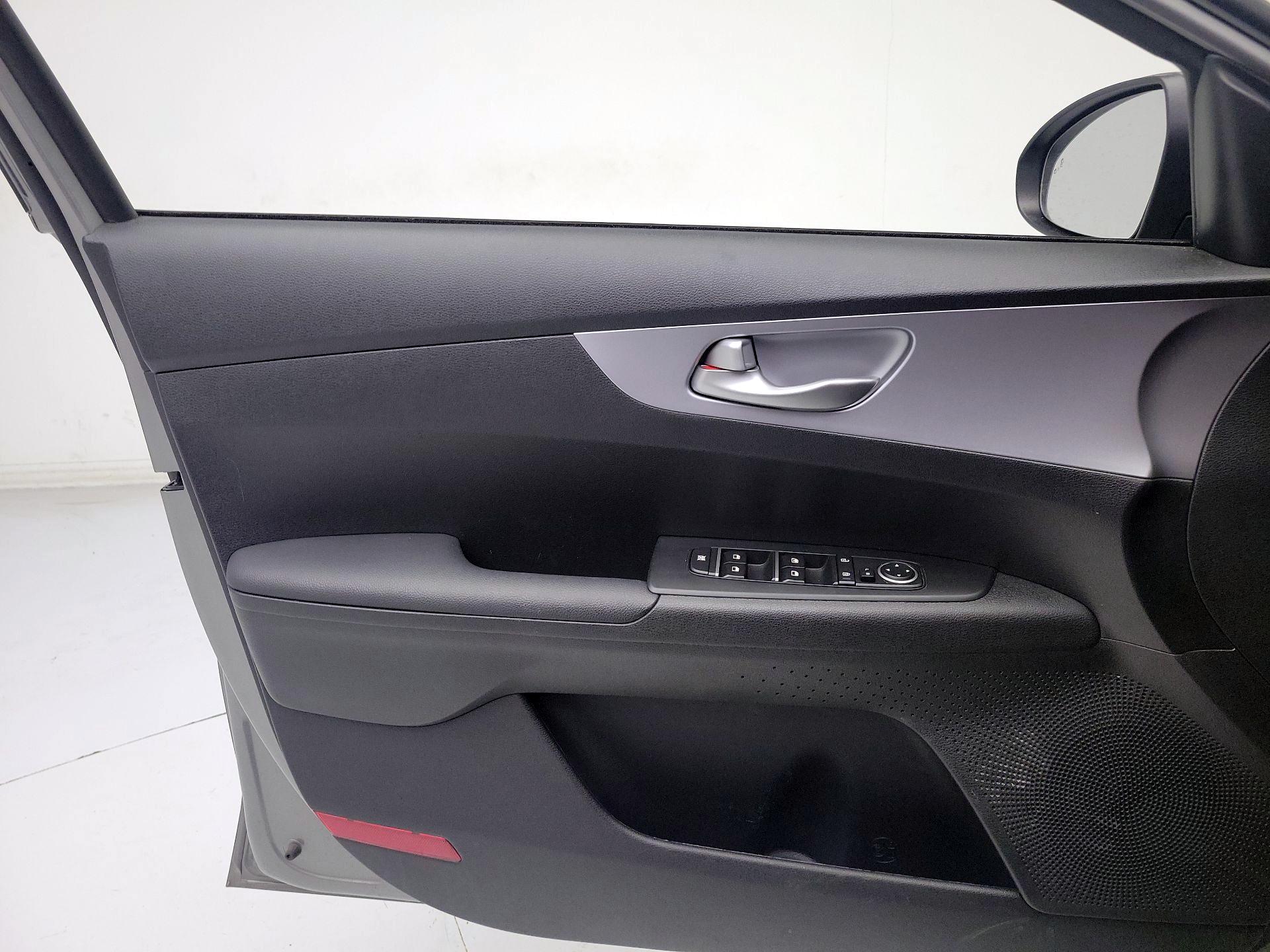 Thumbnail: 2024 Kia Forte - 12