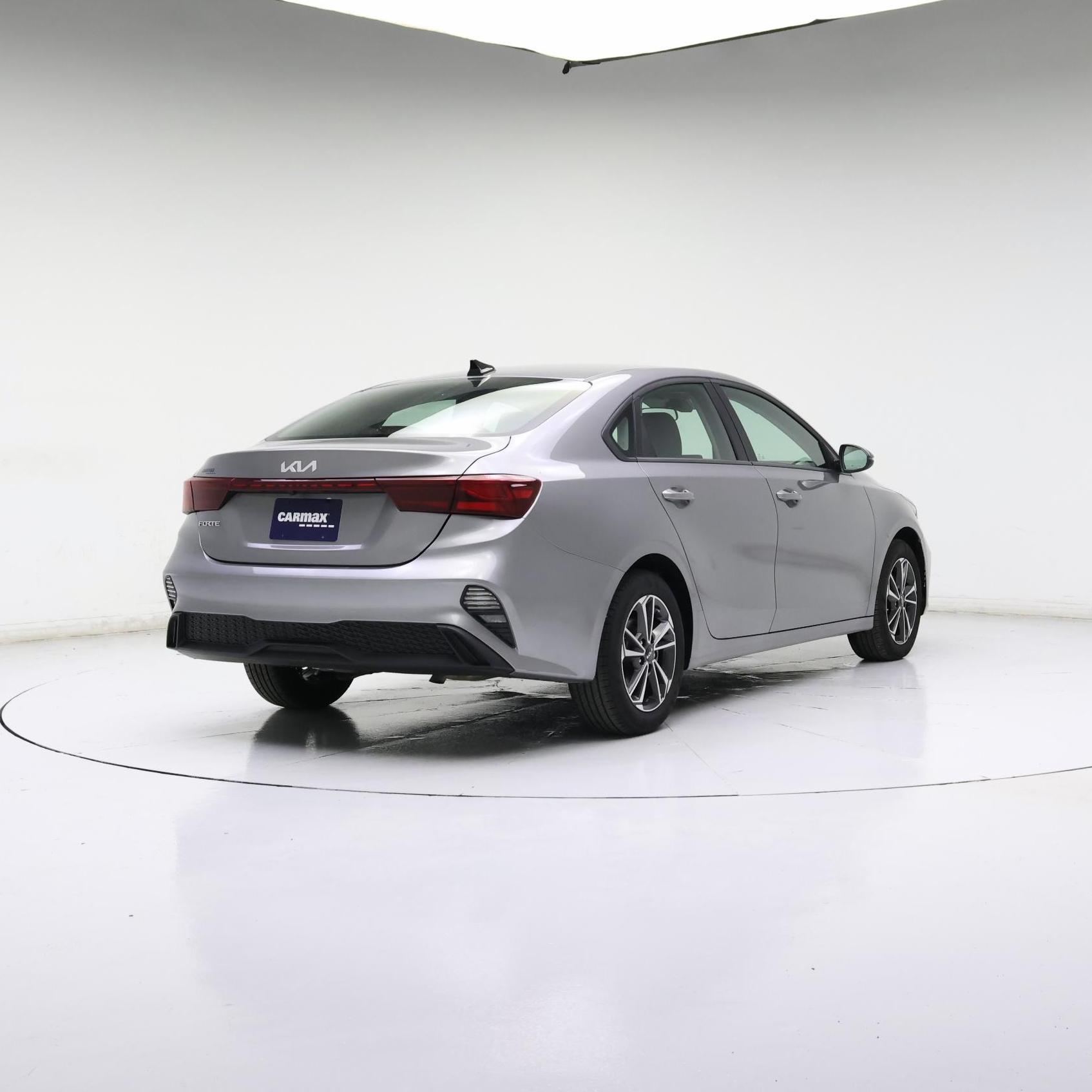 Thumbnail: 2024 Kia Forte - 8