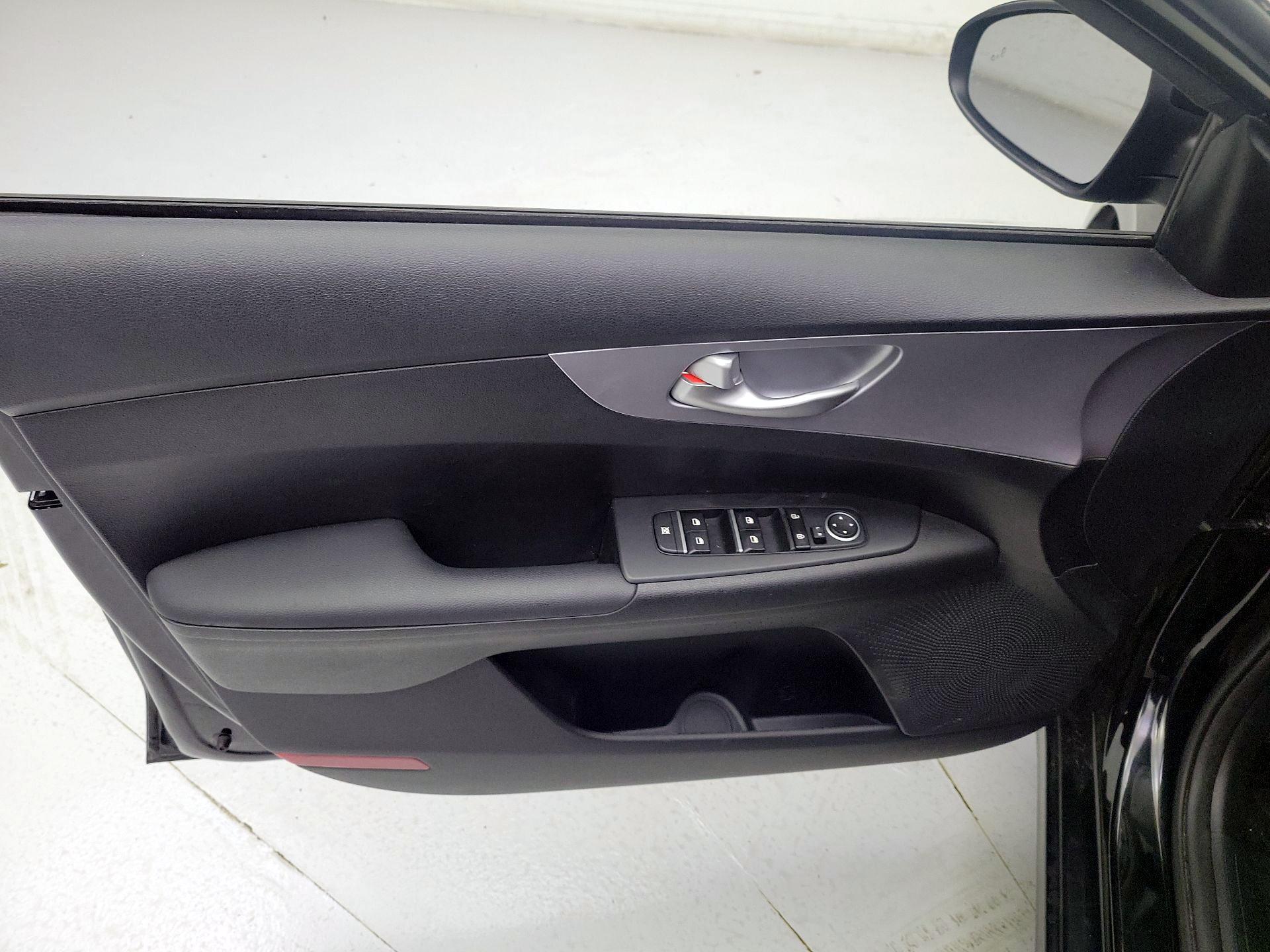 Thumbnail: 2024 Kia Forte - 12