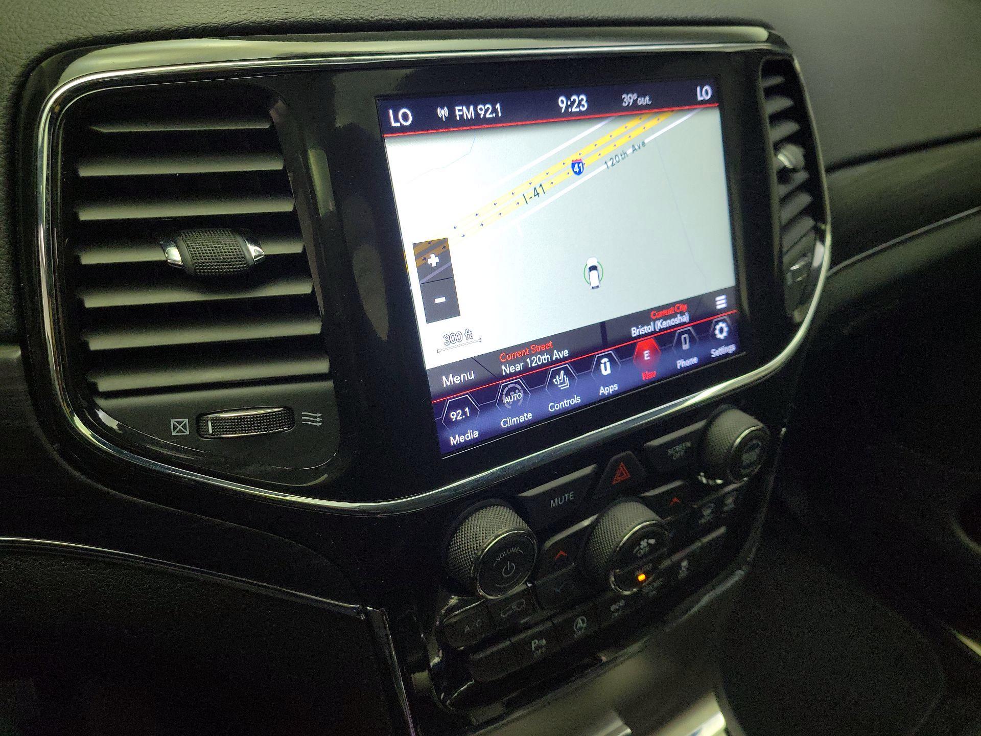 Thumbnail: 2022 Jeep Grand Cherokee - 14