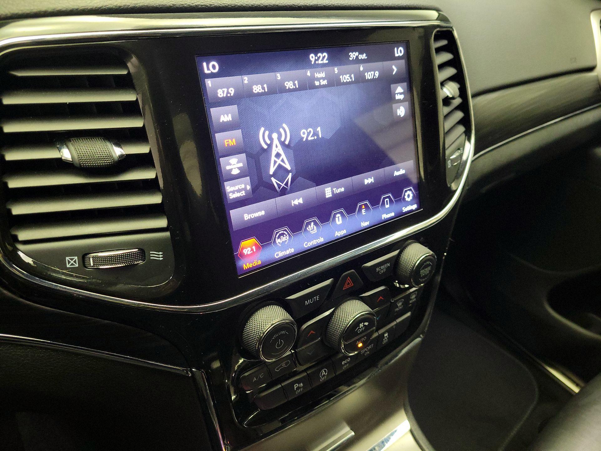 Thumbnail: 2022 Jeep Grand Cherokee - 16