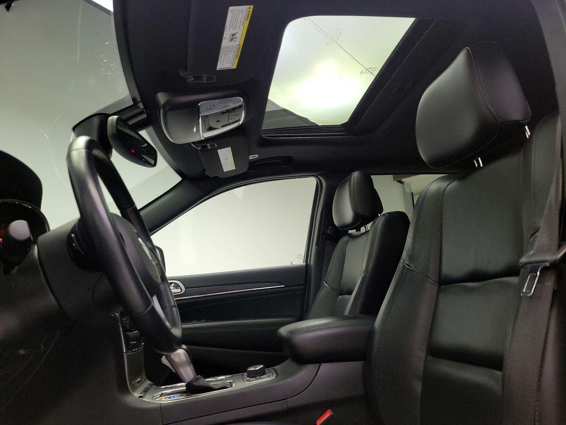 Thumbnail: 2022 Jeep Grand Cherokee - 20