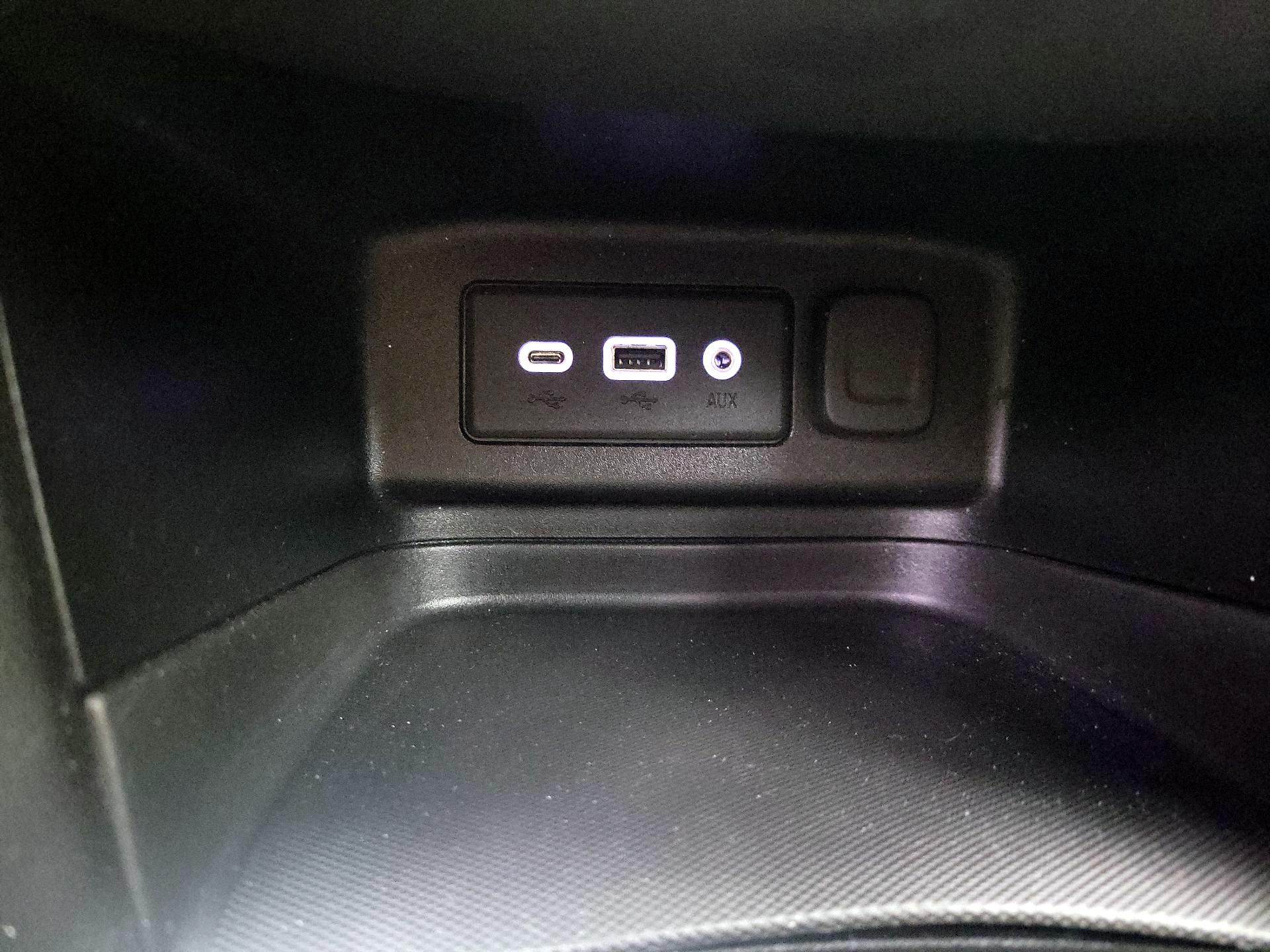 Thumbnail: 2020 Chevrolet Equinox - 18