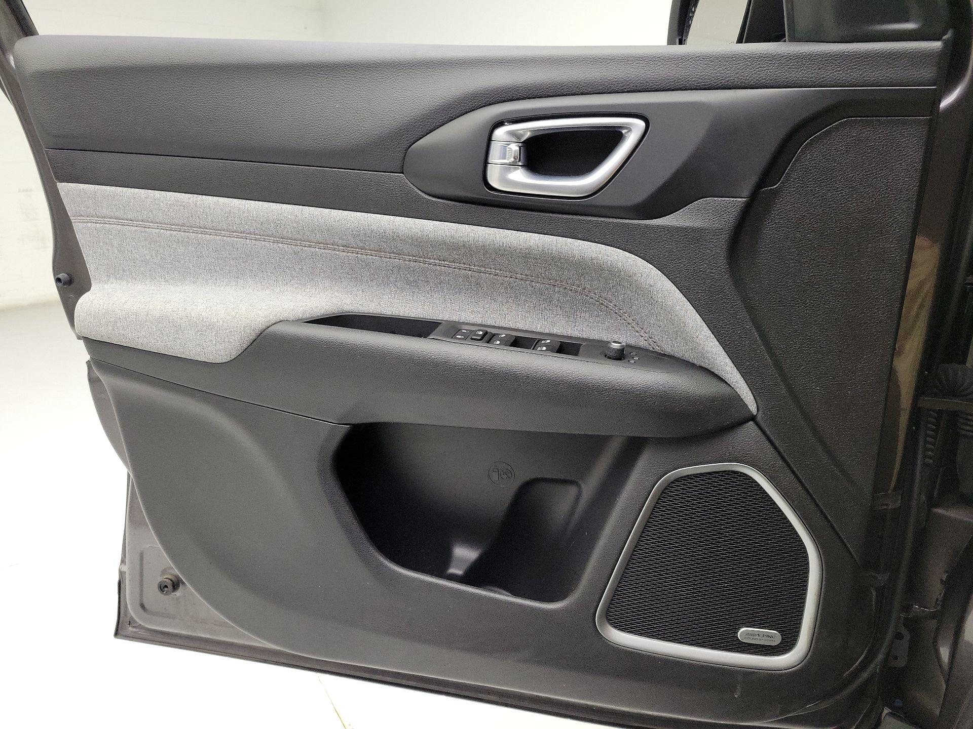 Thumbnail: 2023 Jeep Compass - 12