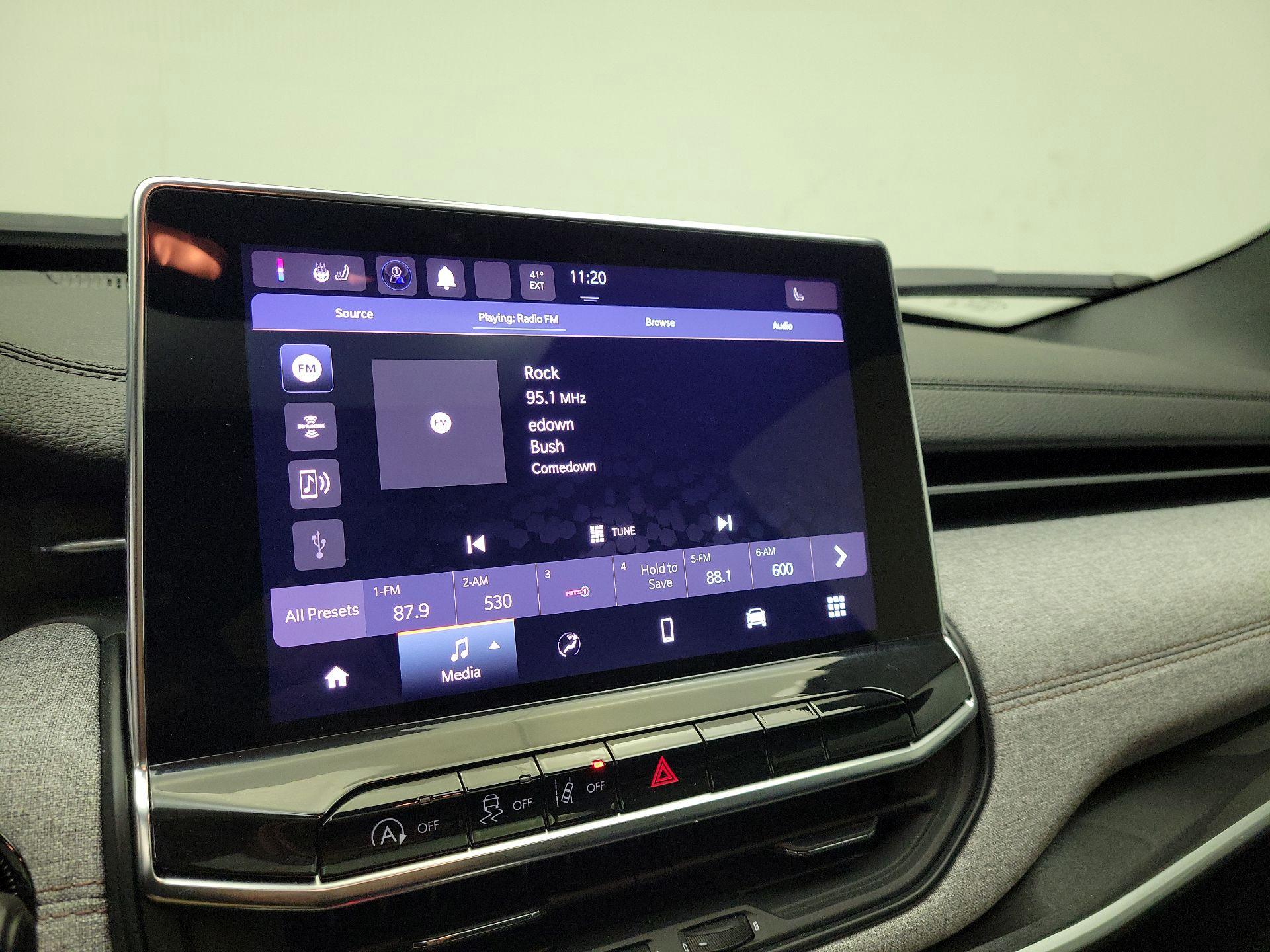 Thumbnail: 2023 Jeep Compass - 15