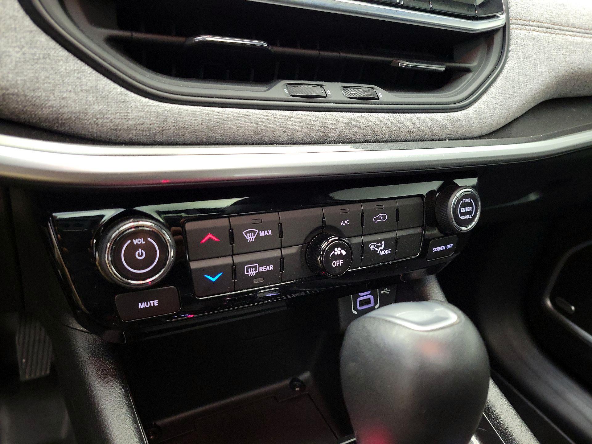 Thumbnail: 2023 Jeep Compass - 16