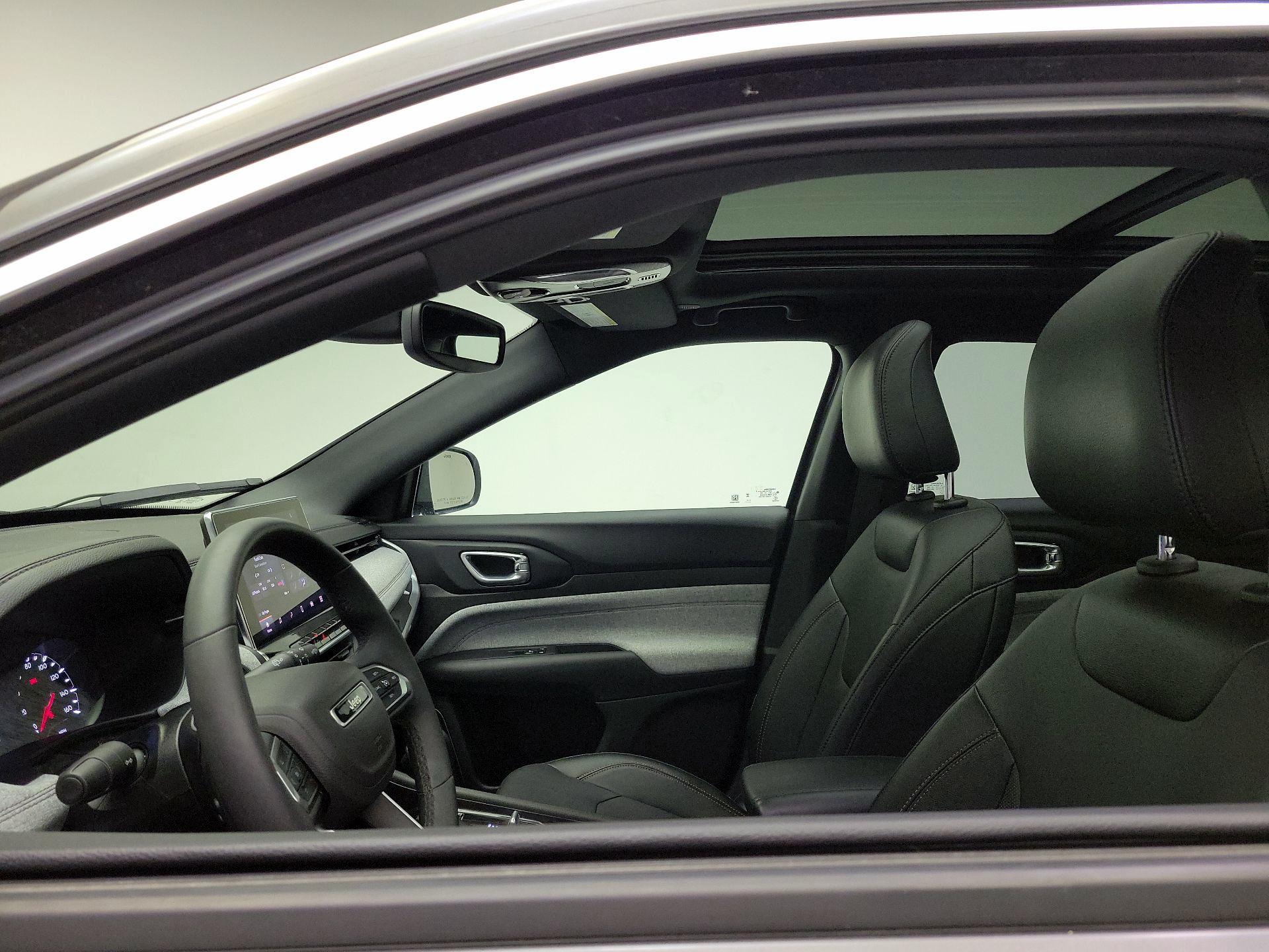 Thumbnail: 2023 Jeep Compass - 19