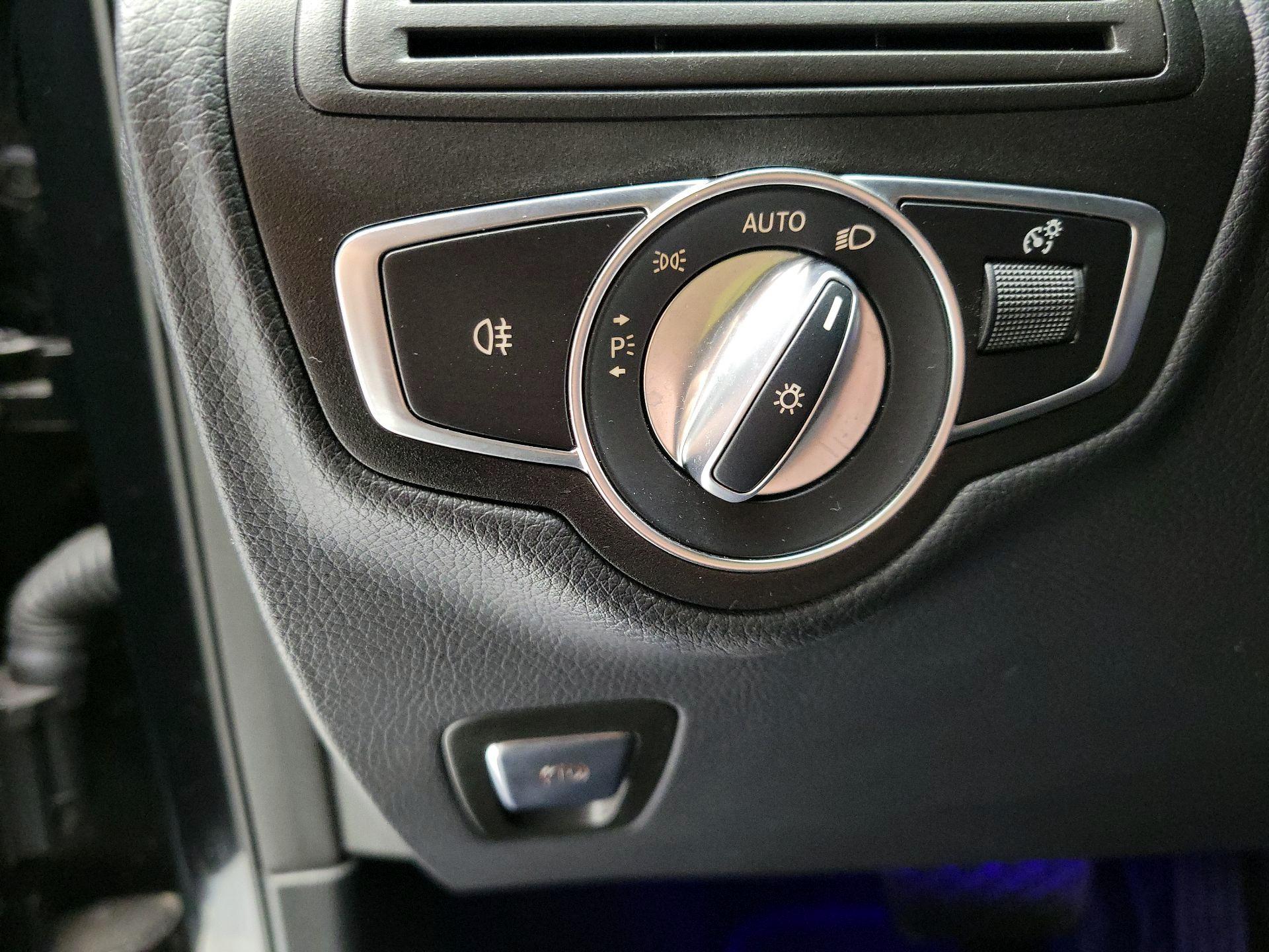 Thumbnail: 2021 Mercedes-Benz GLC - 13