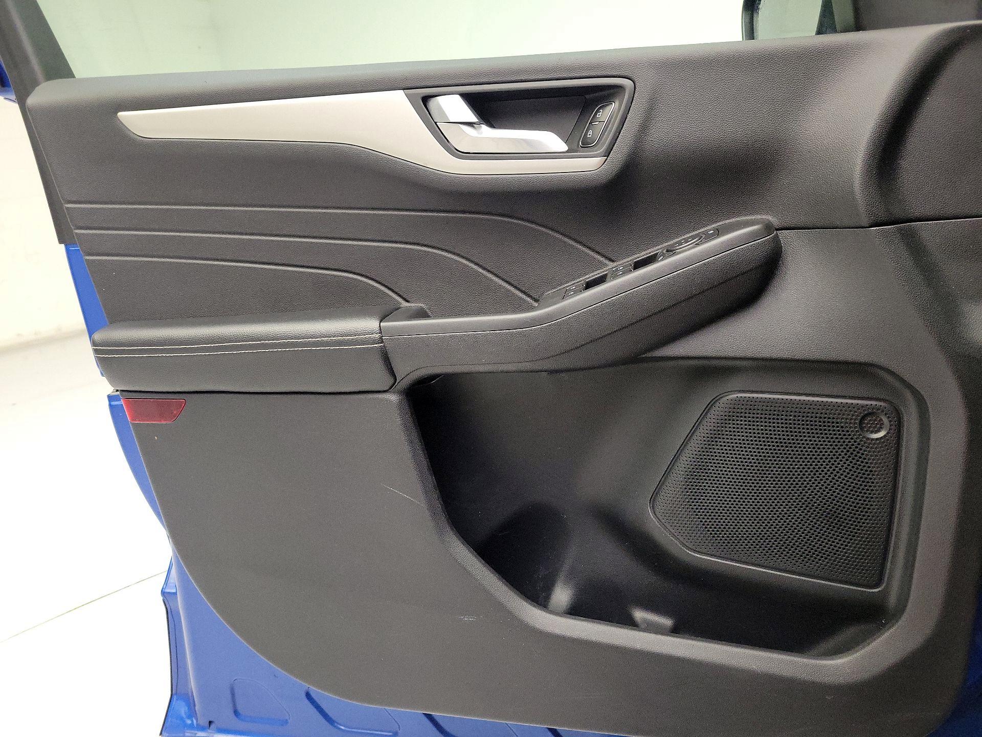 Thumbnail: 2021 Ford Escape - 12