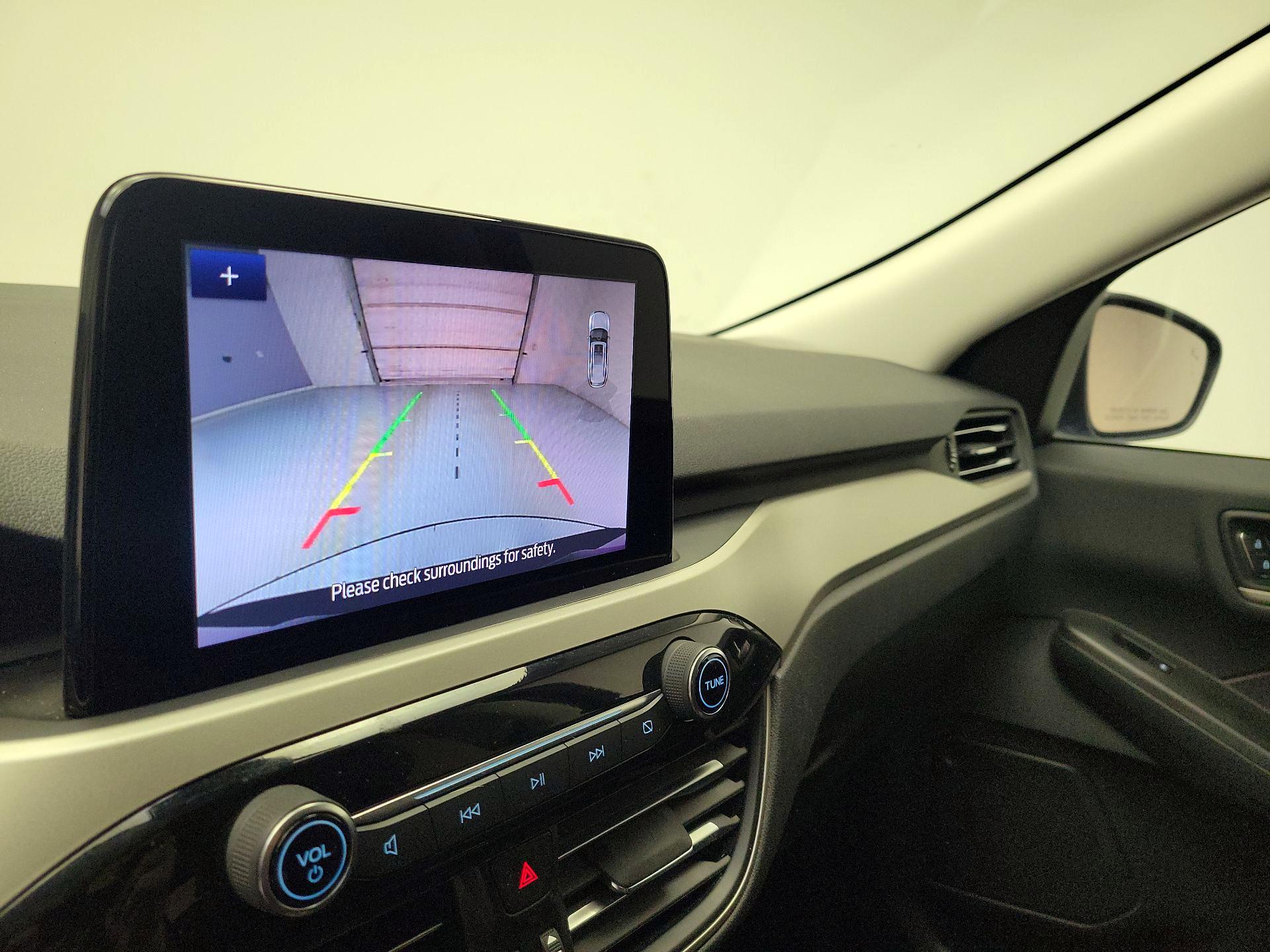 Thumbnail: 2021 Ford Escape - 14