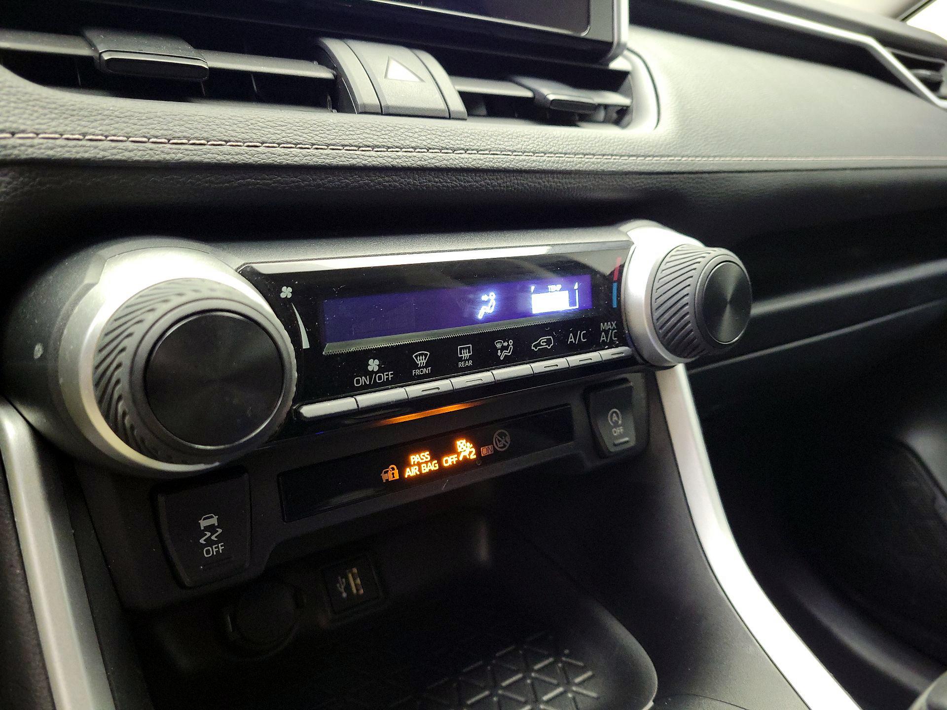 Thumbnail: 2025 Toyota RAV4 - 15