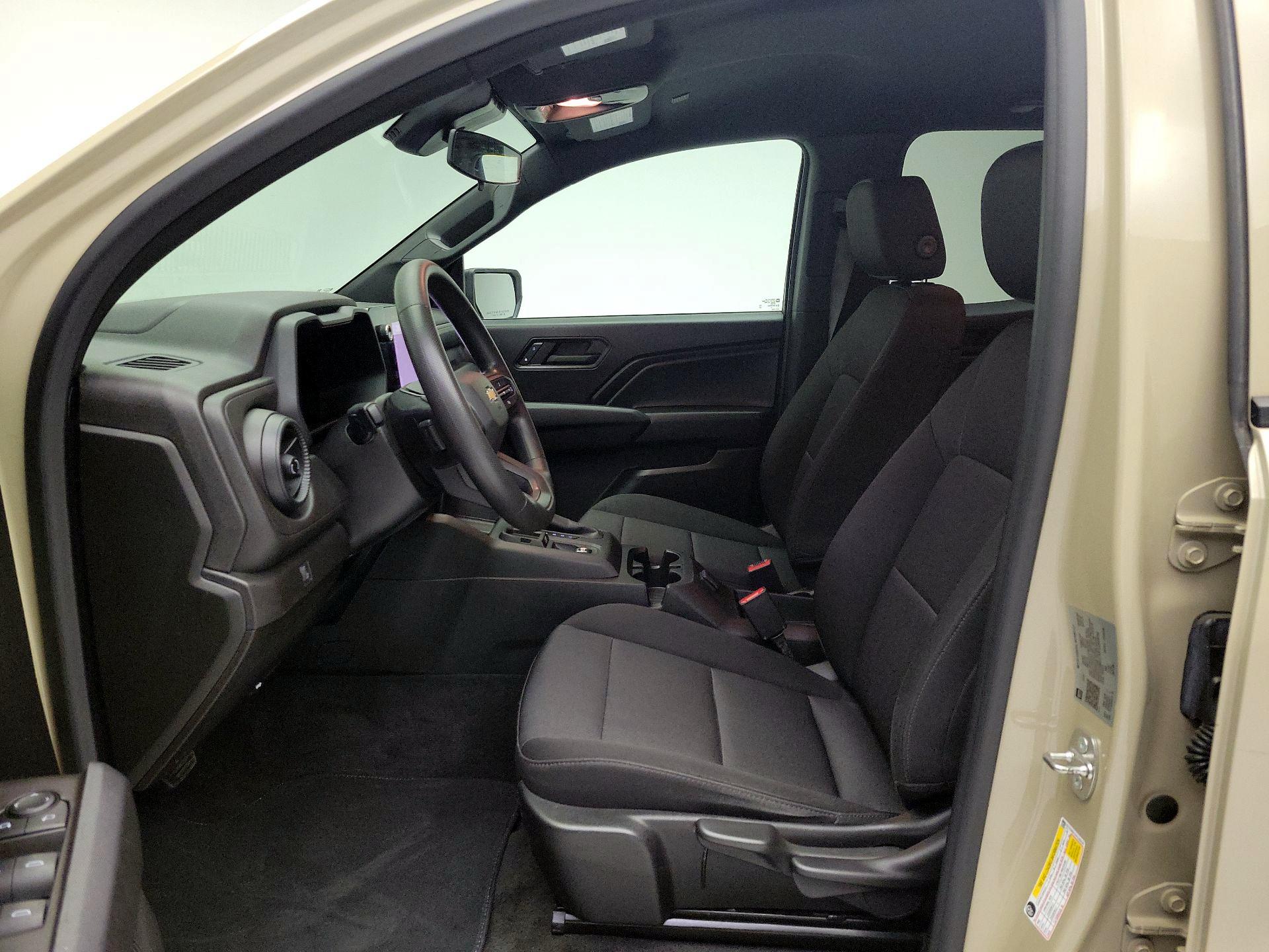 Thumbnail: 2023 Chevrolet Colorado - 11