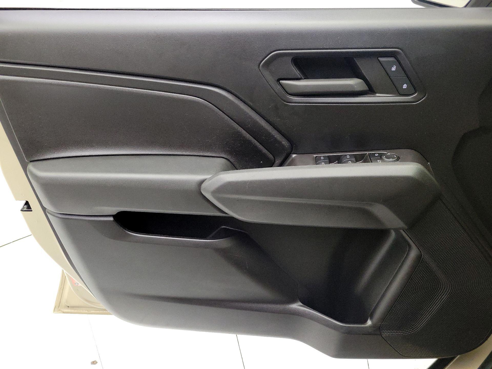 Thumbnail: 2023 Chevrolet Colorado - 12